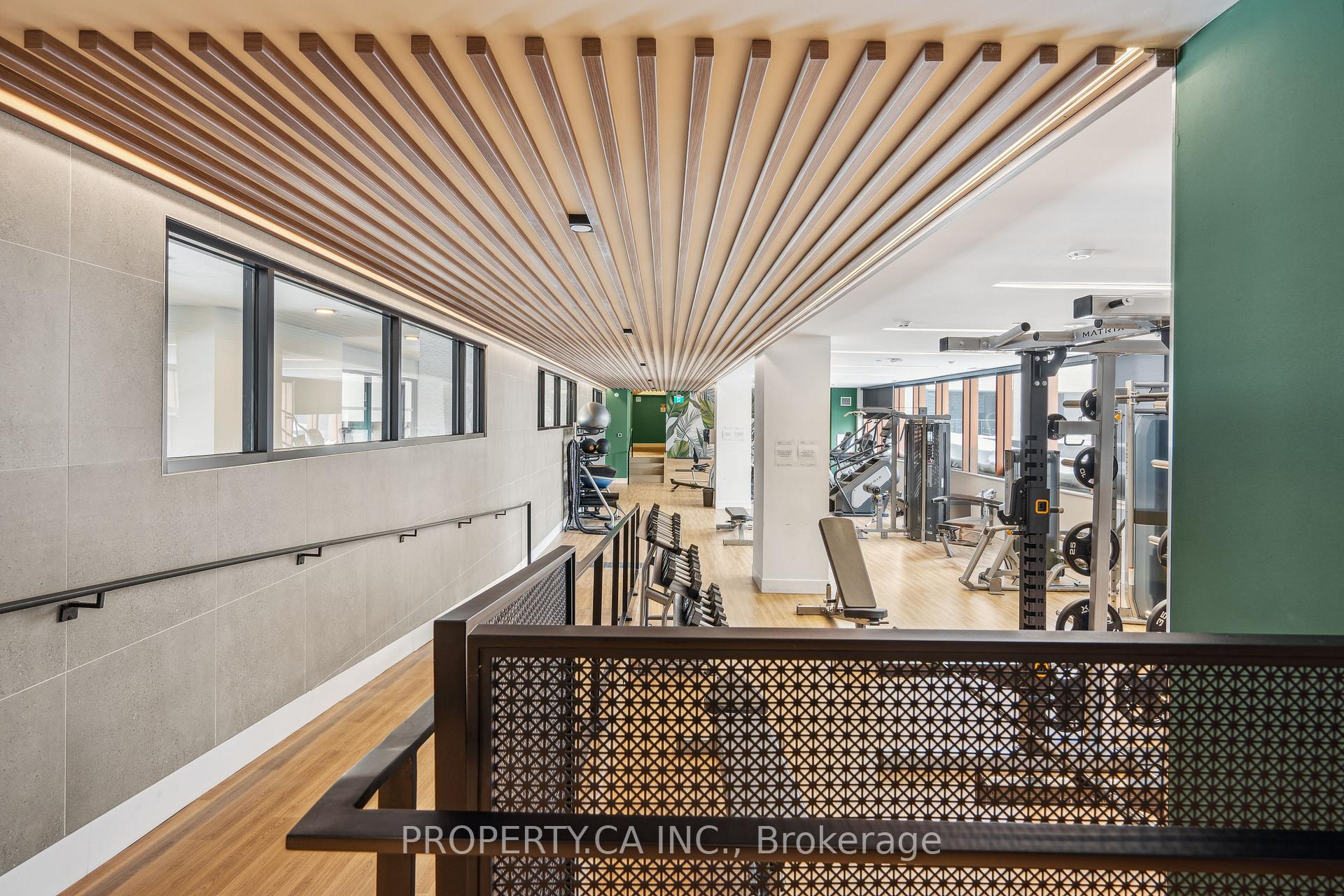 7950 Bathurst Street 2405