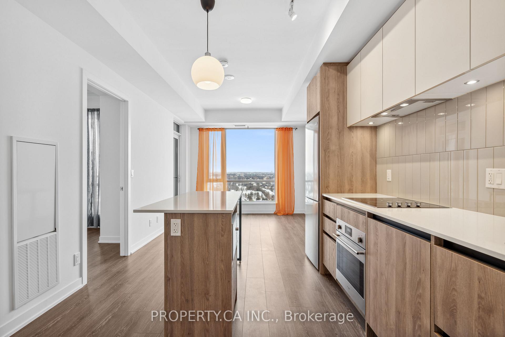 7950 Bathurst Street 2405