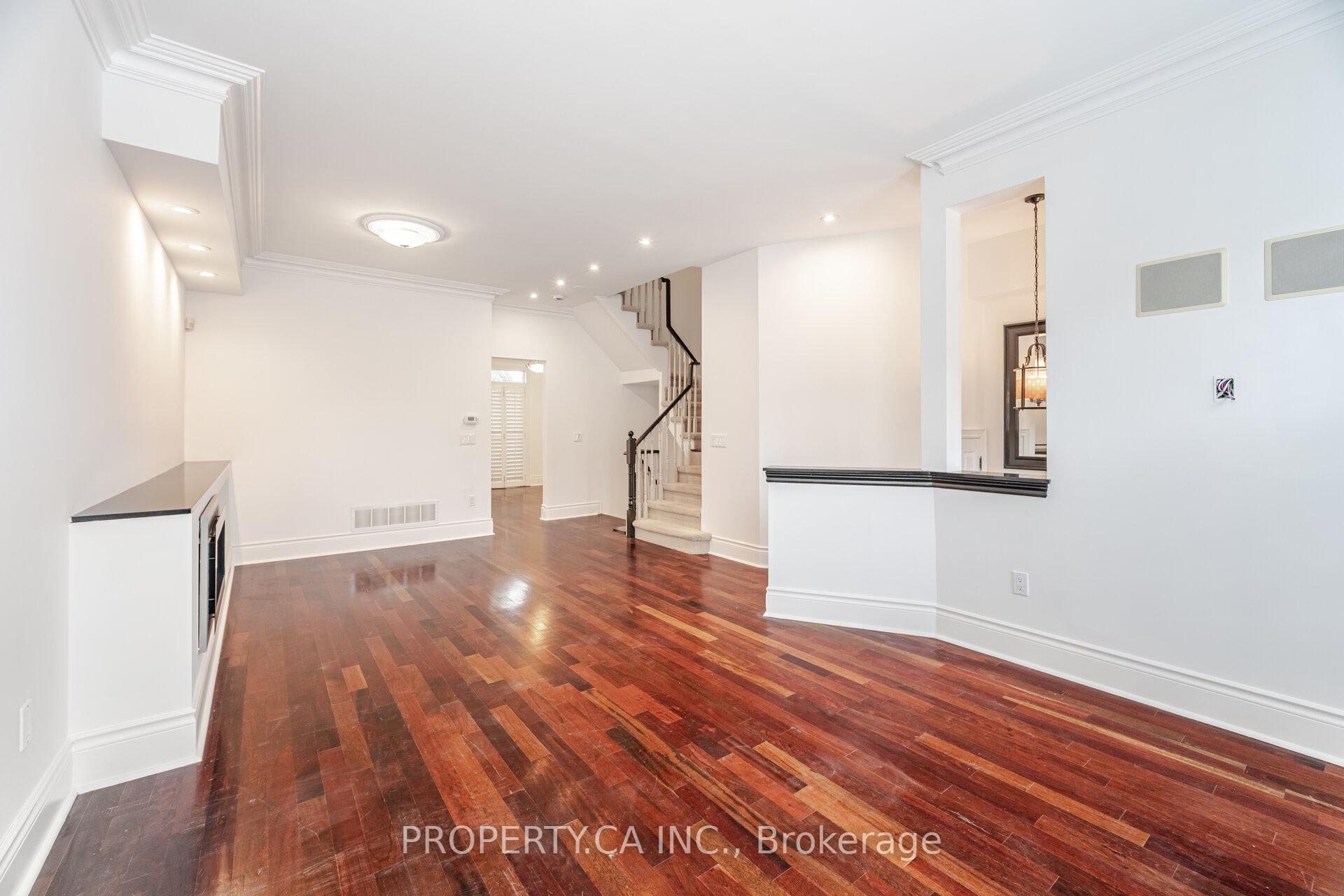 8038 Yonge Street 25