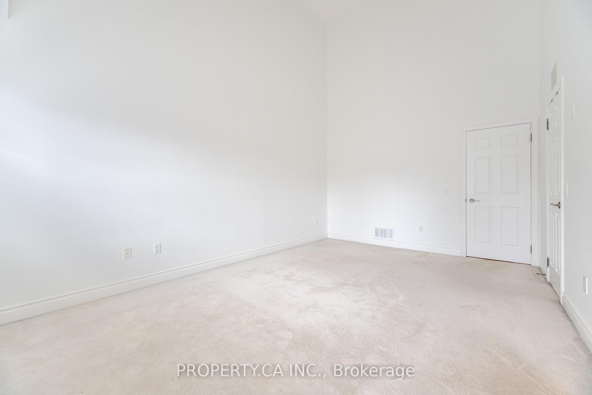 8038 Yonge Street 25