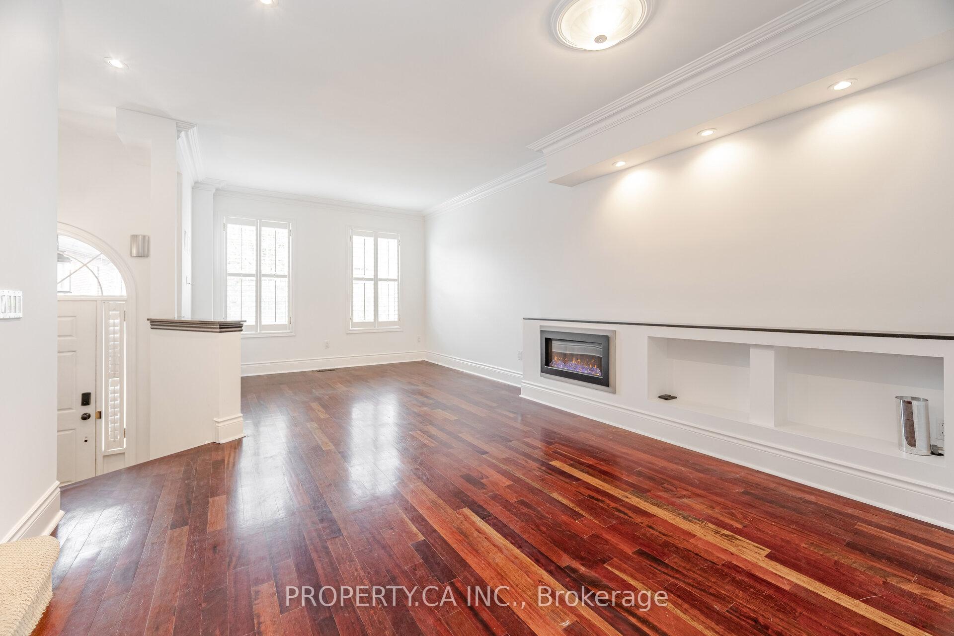 8038 Yonge Street 25