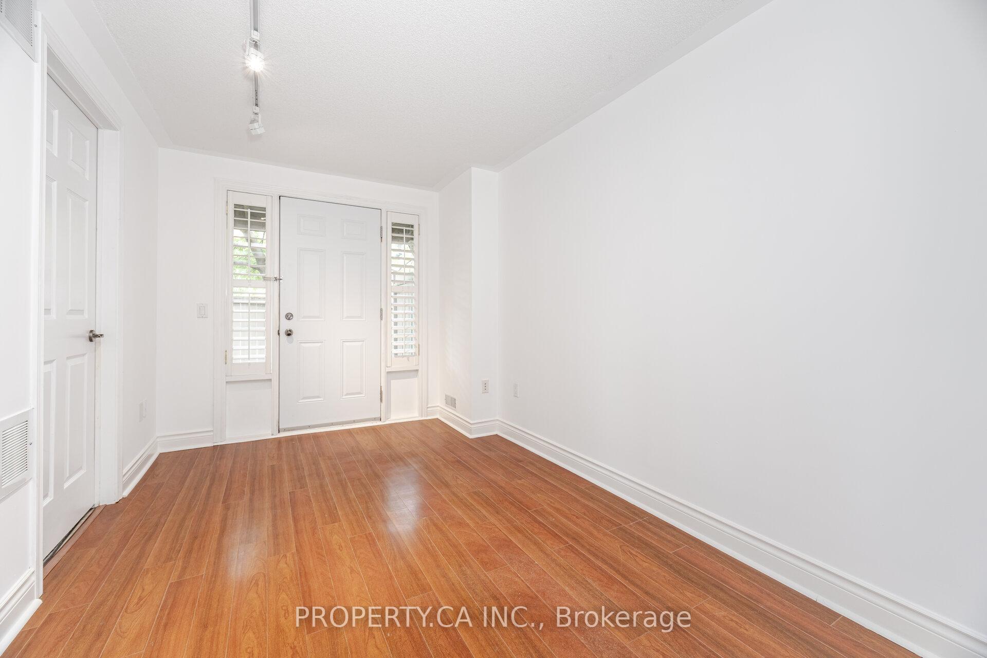 8038 Yonge Street 25