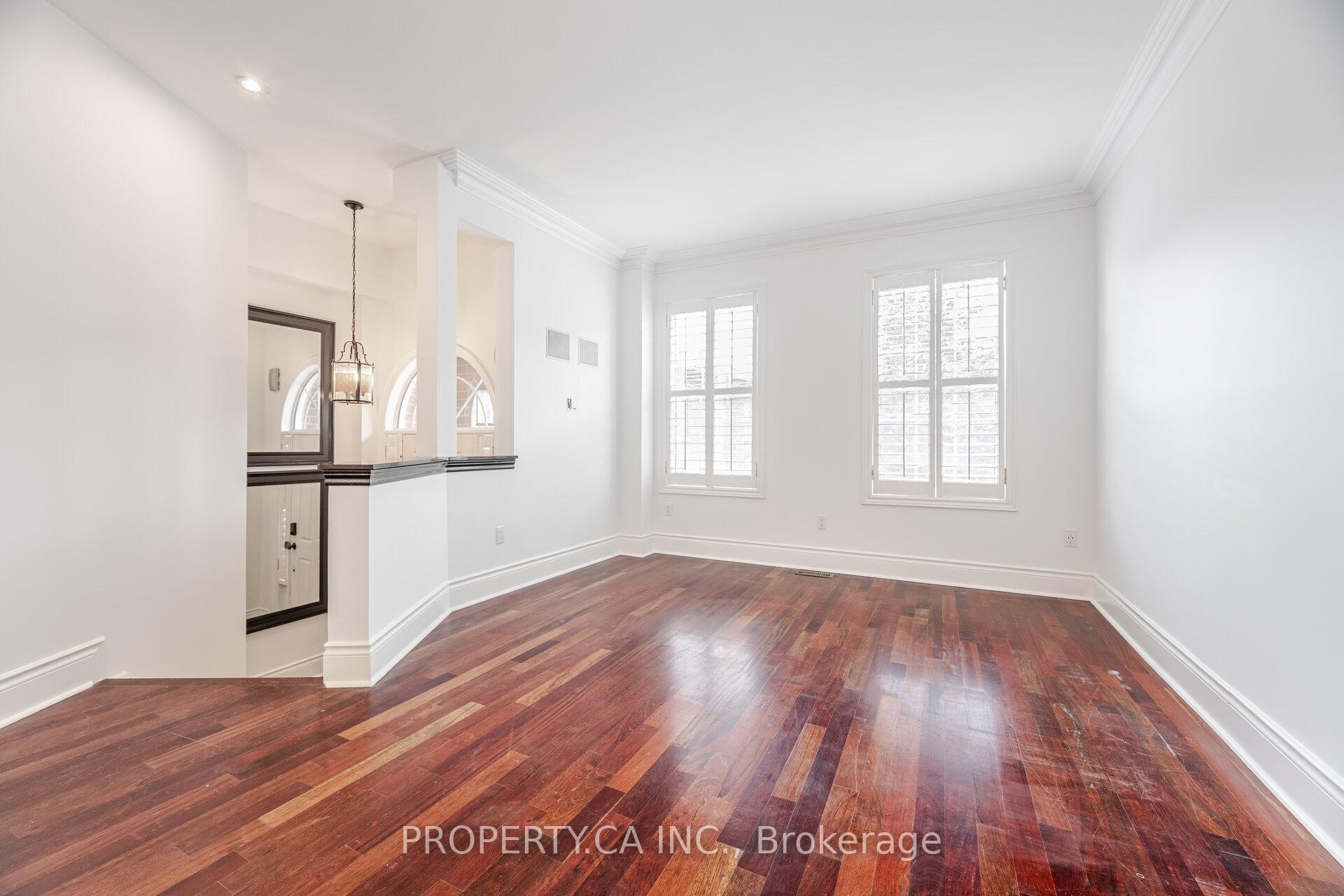 8038 Yonge Street 25