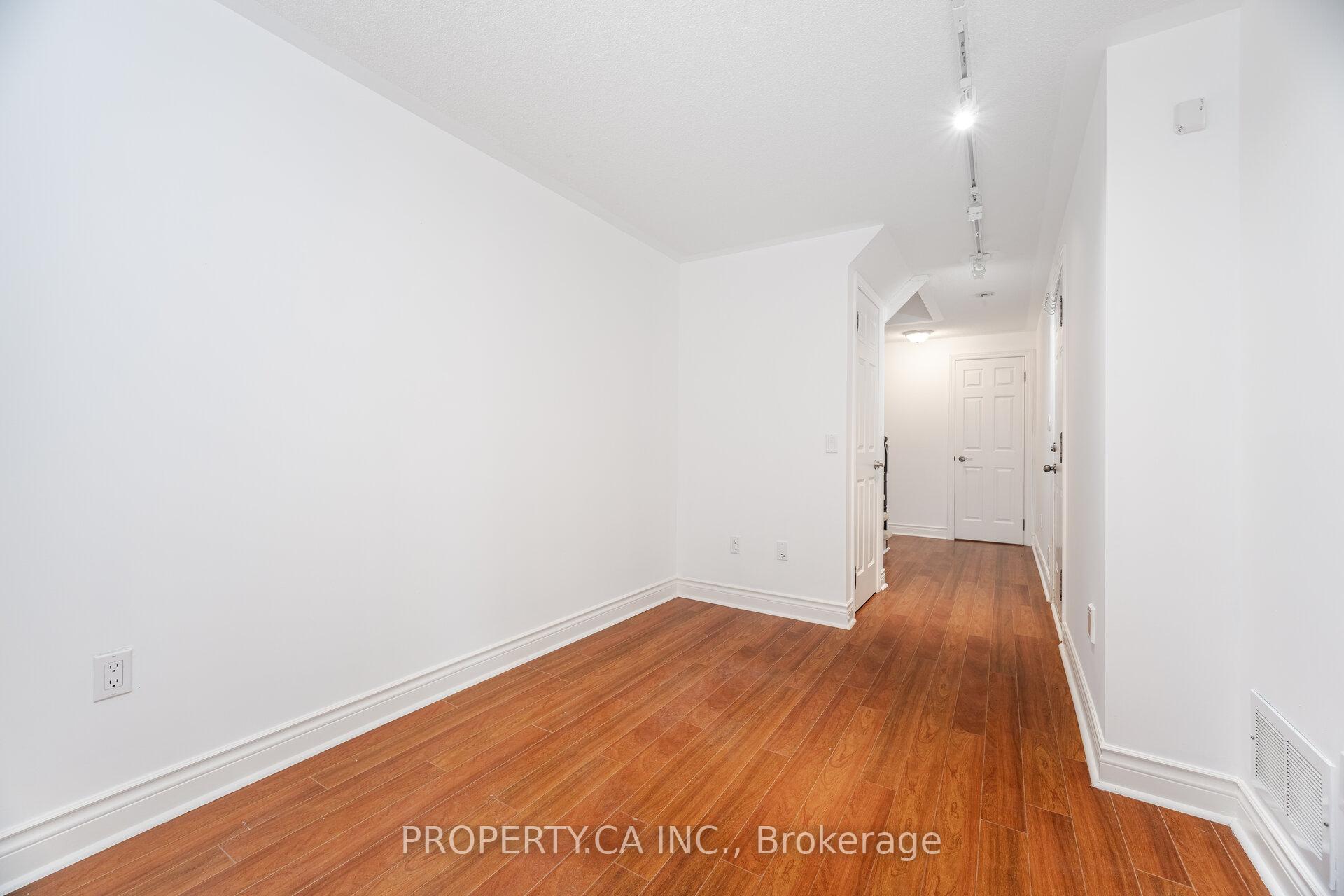 8038 Yonge Street 25