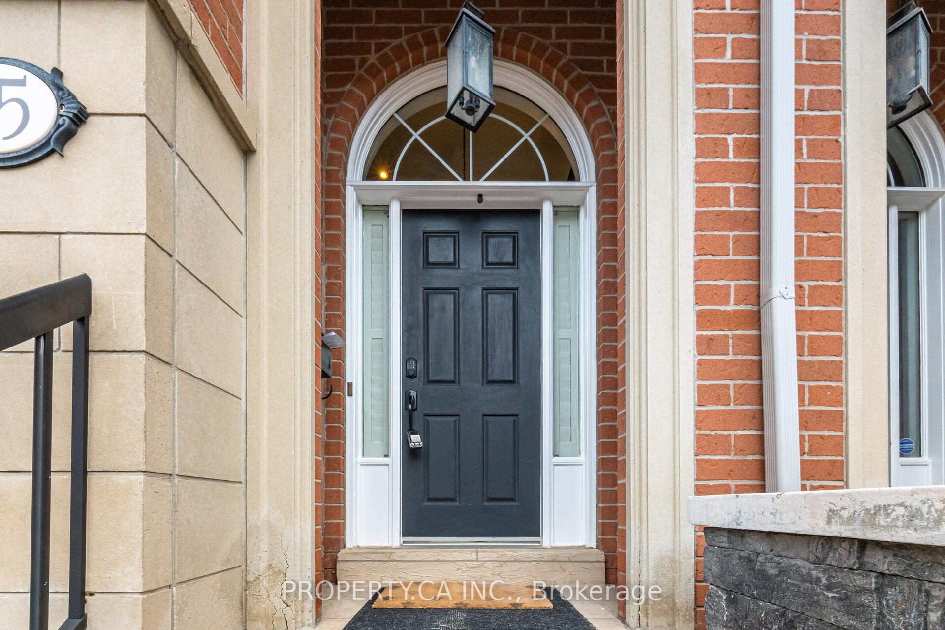 8038 Yonge Street 25