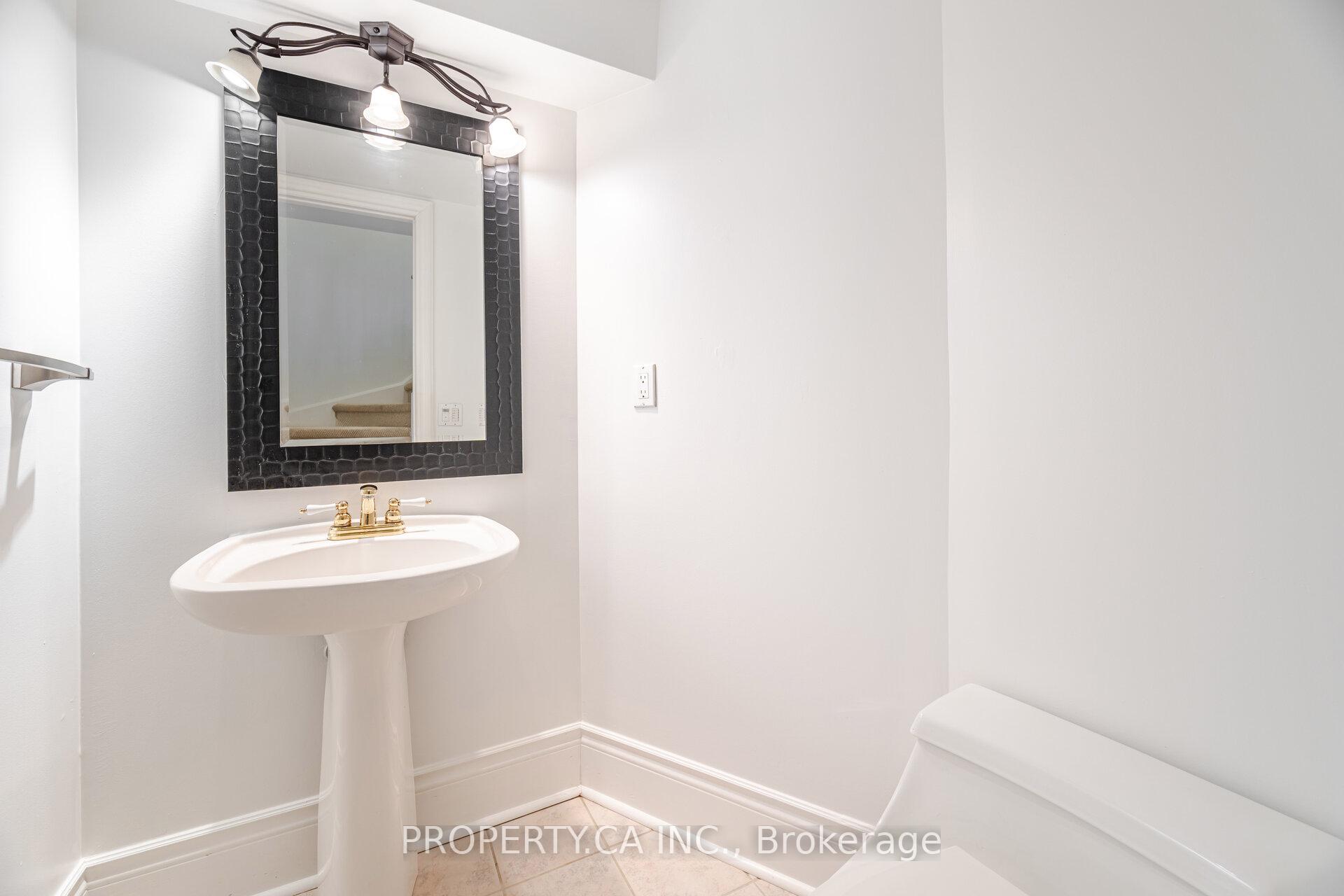 8038 Yonge Street 25