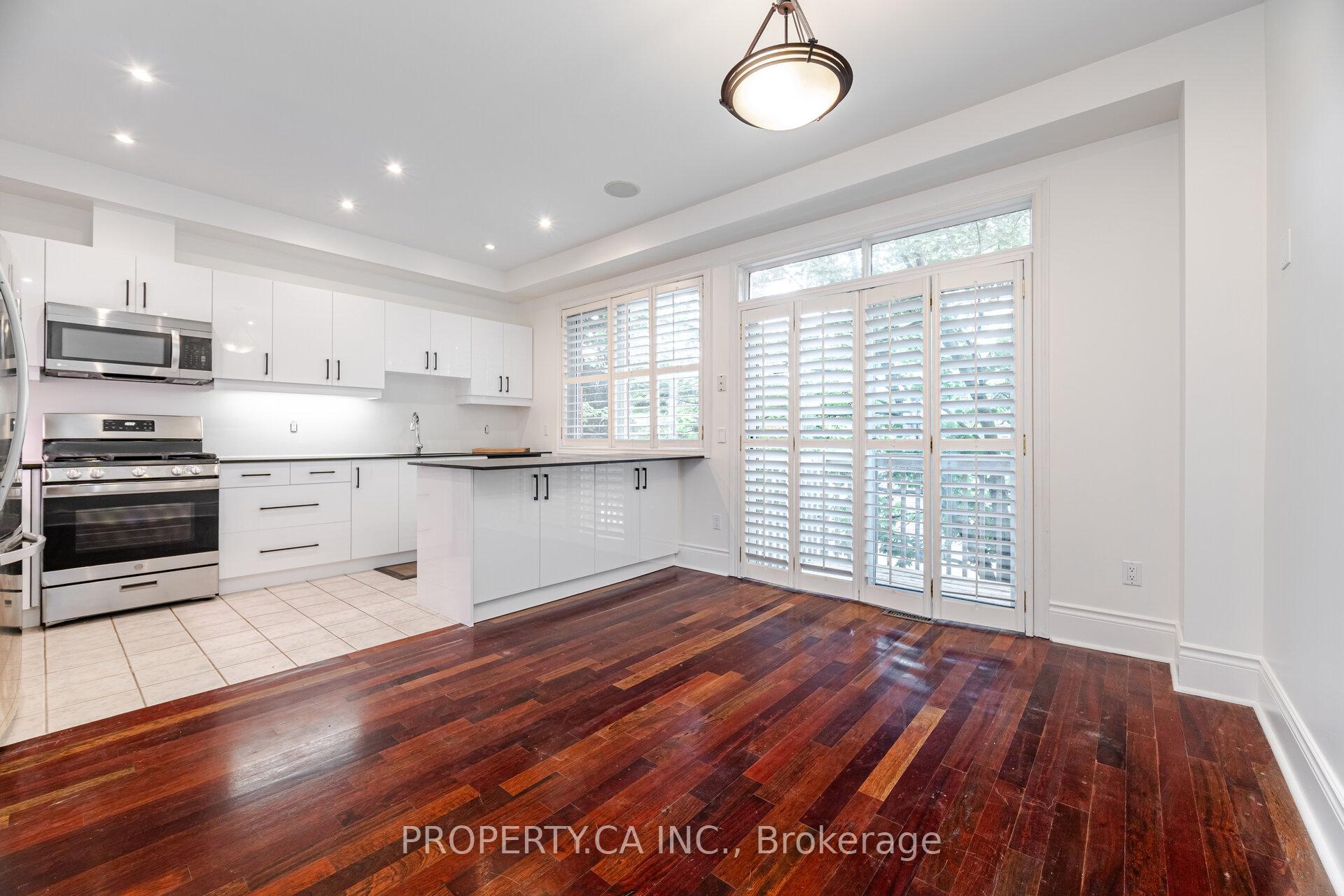 8038 Yonge Street 25