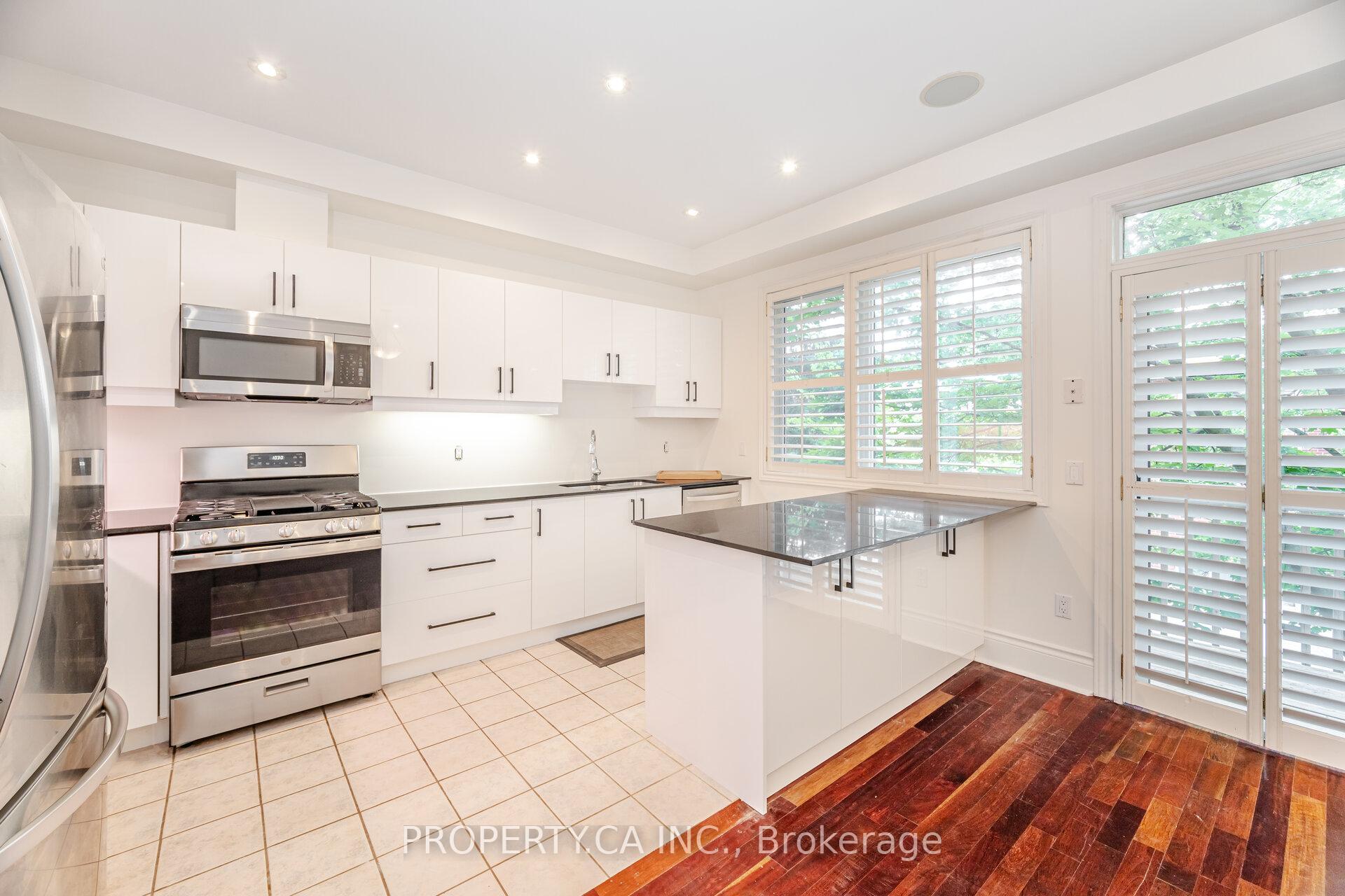 8038 Yonge Street 25