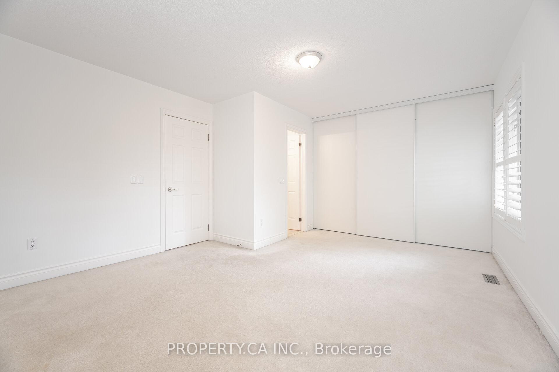 8038 Yonge Street 25