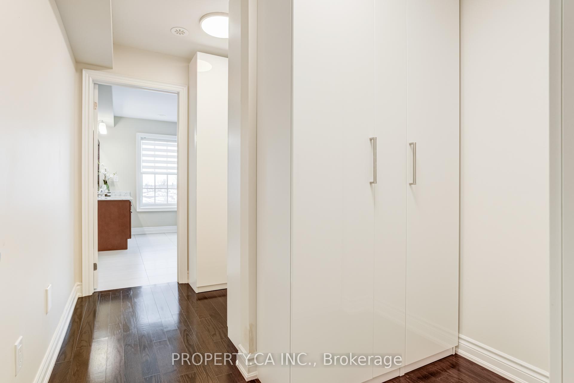 10060 Keele Street 16