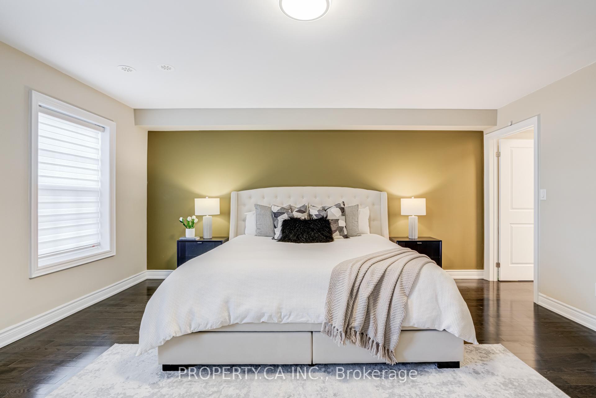 10060 Keele Street 16