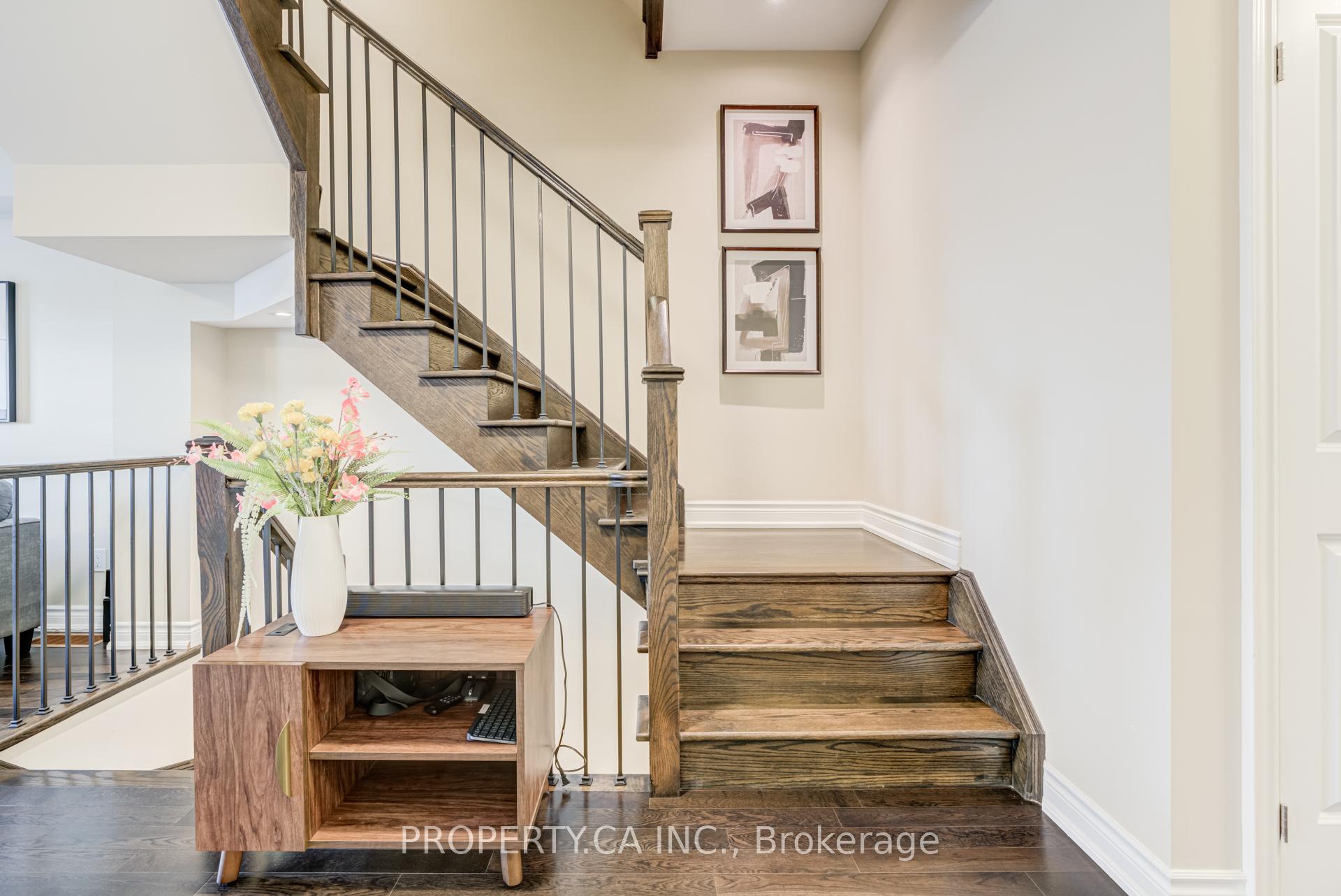 10060 Keele Street 16