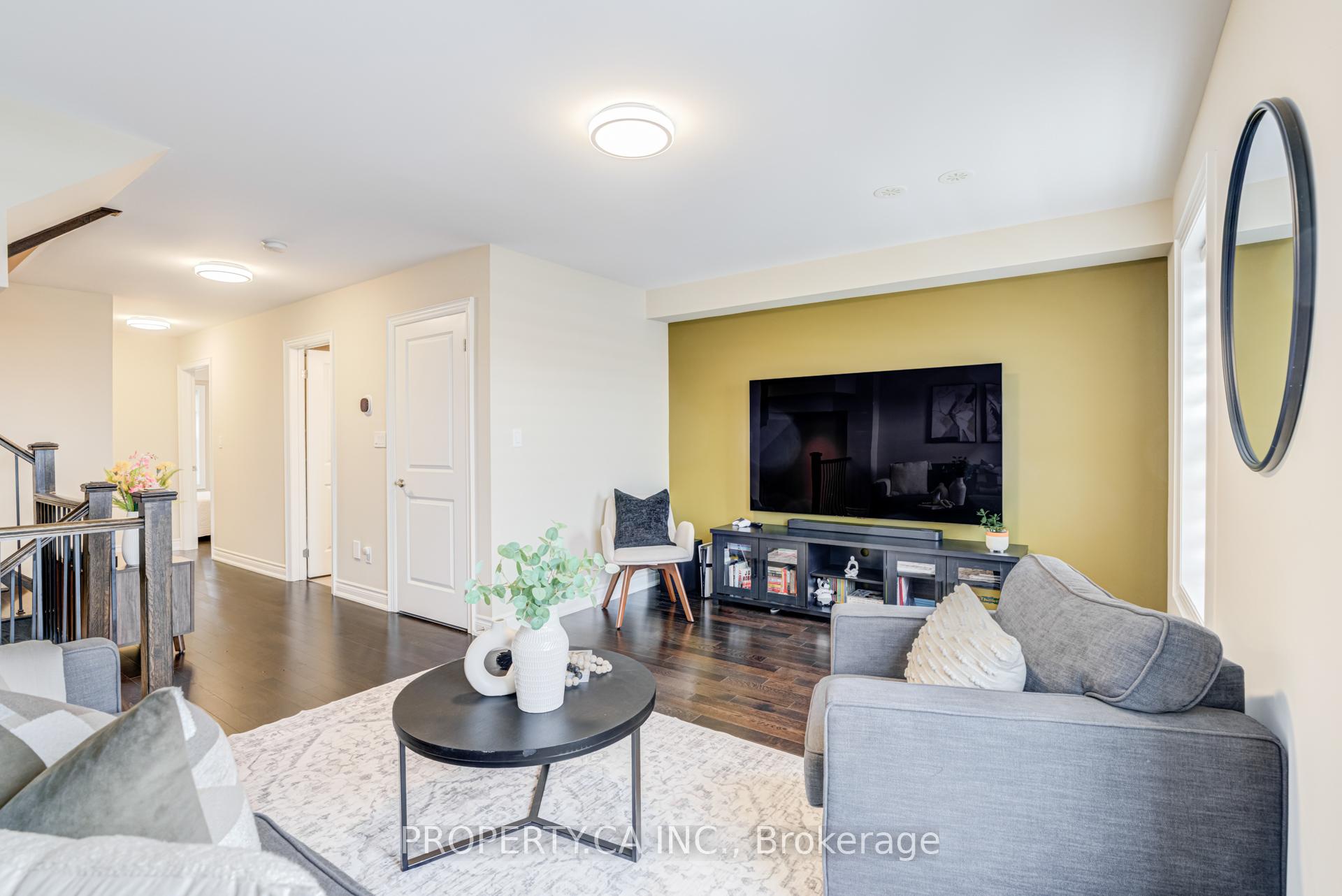 10060 Keele Street 16