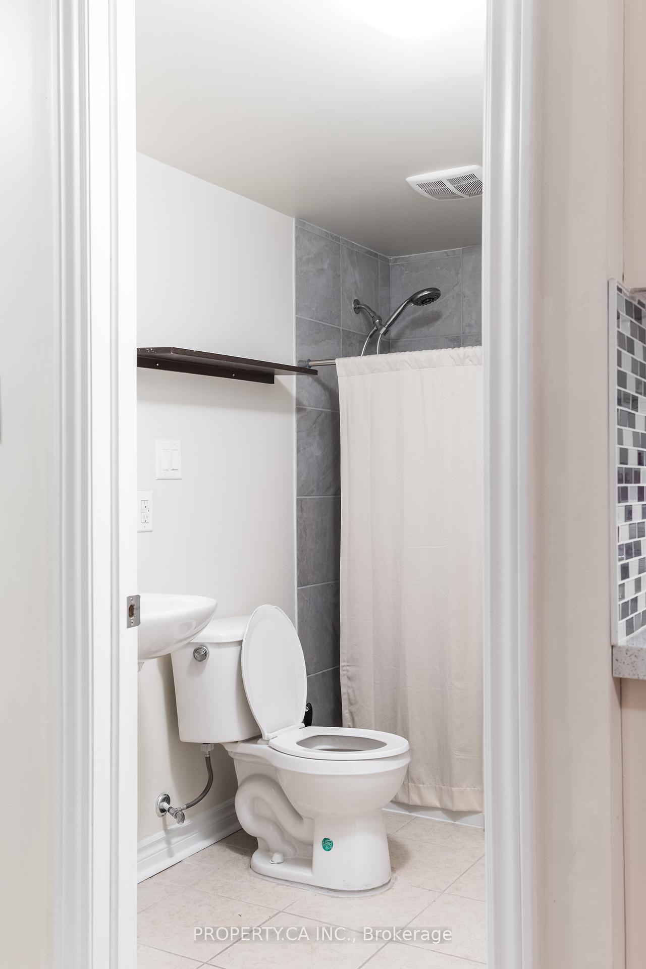 70 Grand Trunk Avenue Lower