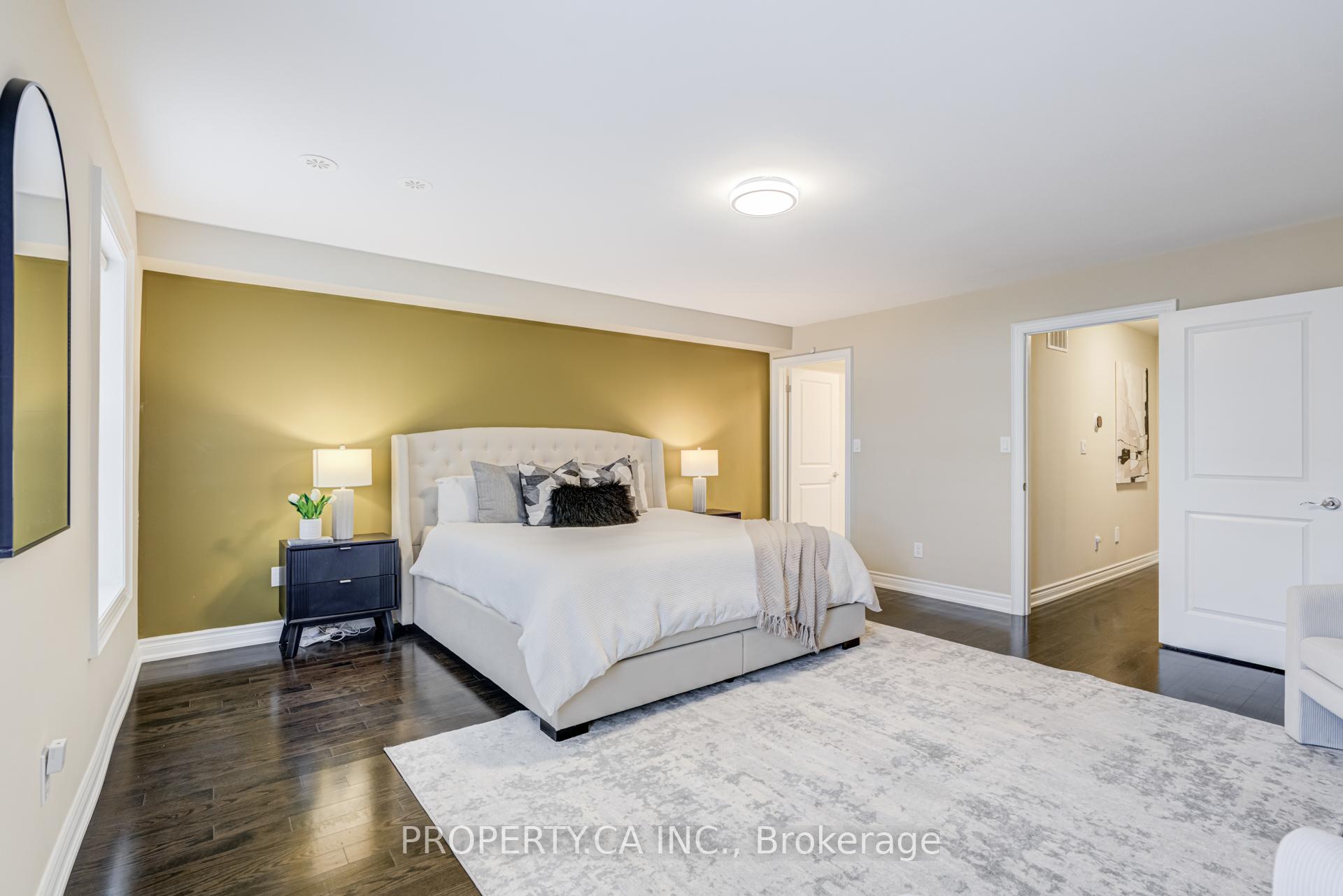 10060 Keele Street 16