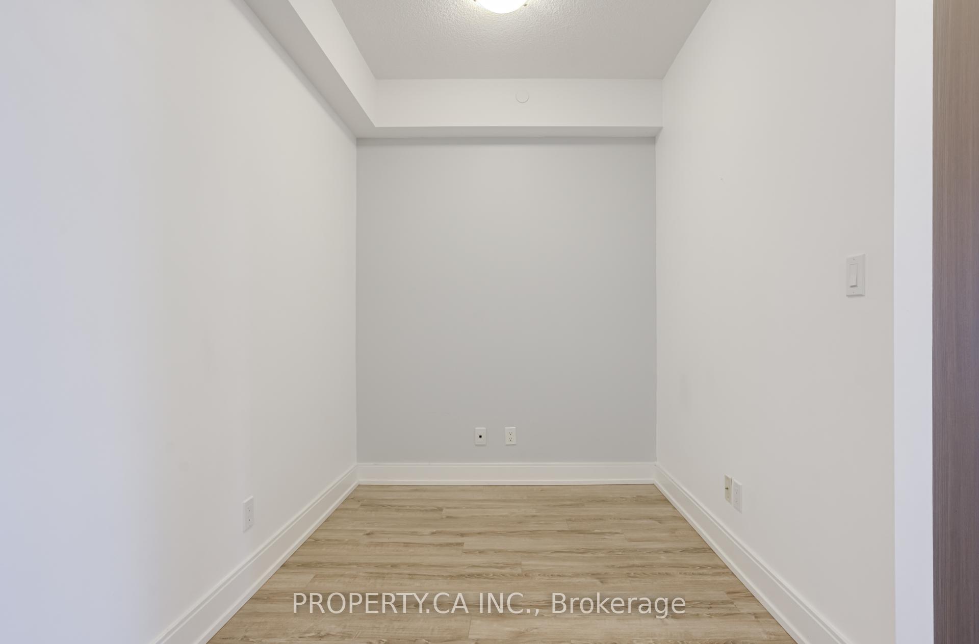 9600 Yonge Street 305B