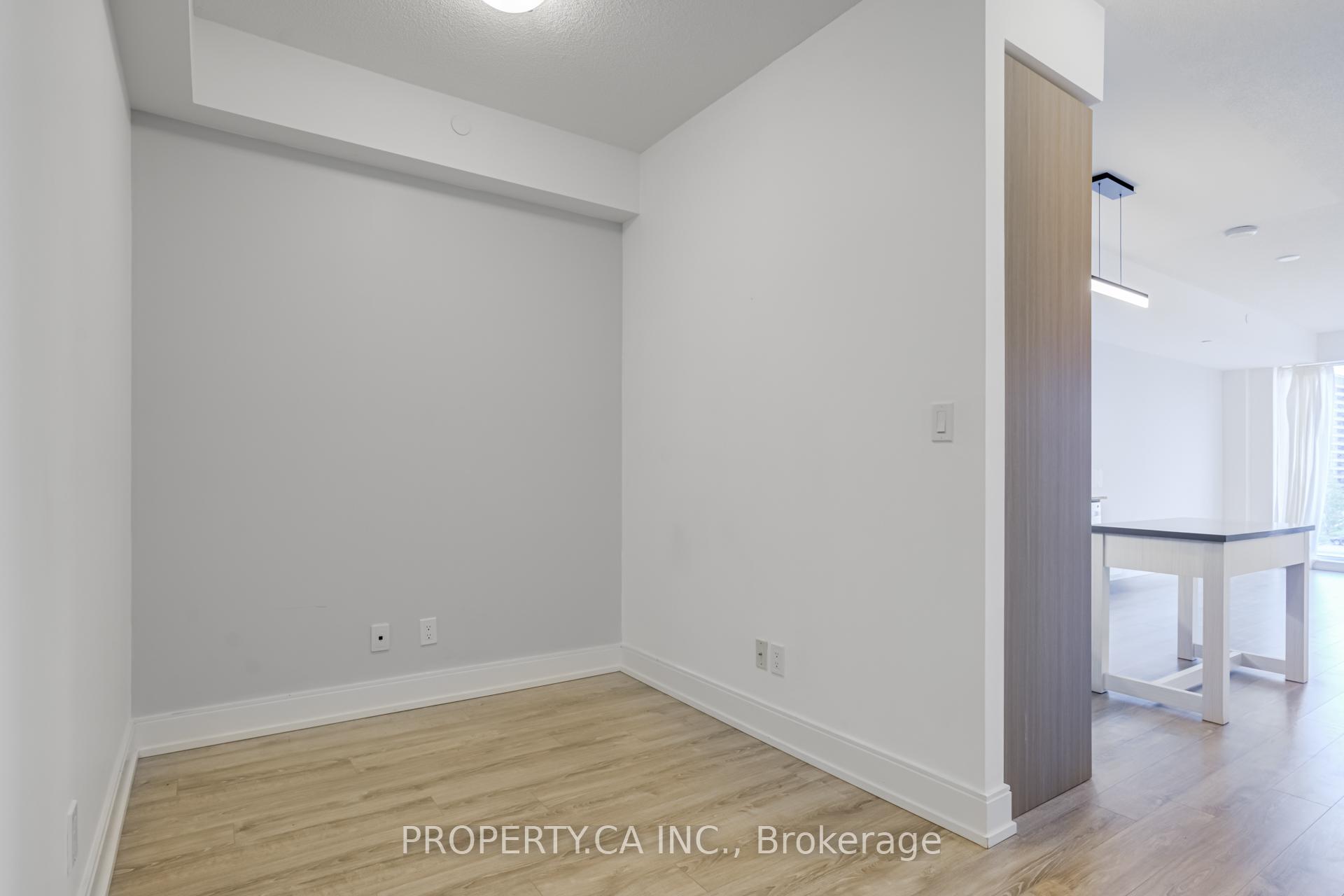 9600 Yonge Street 305B