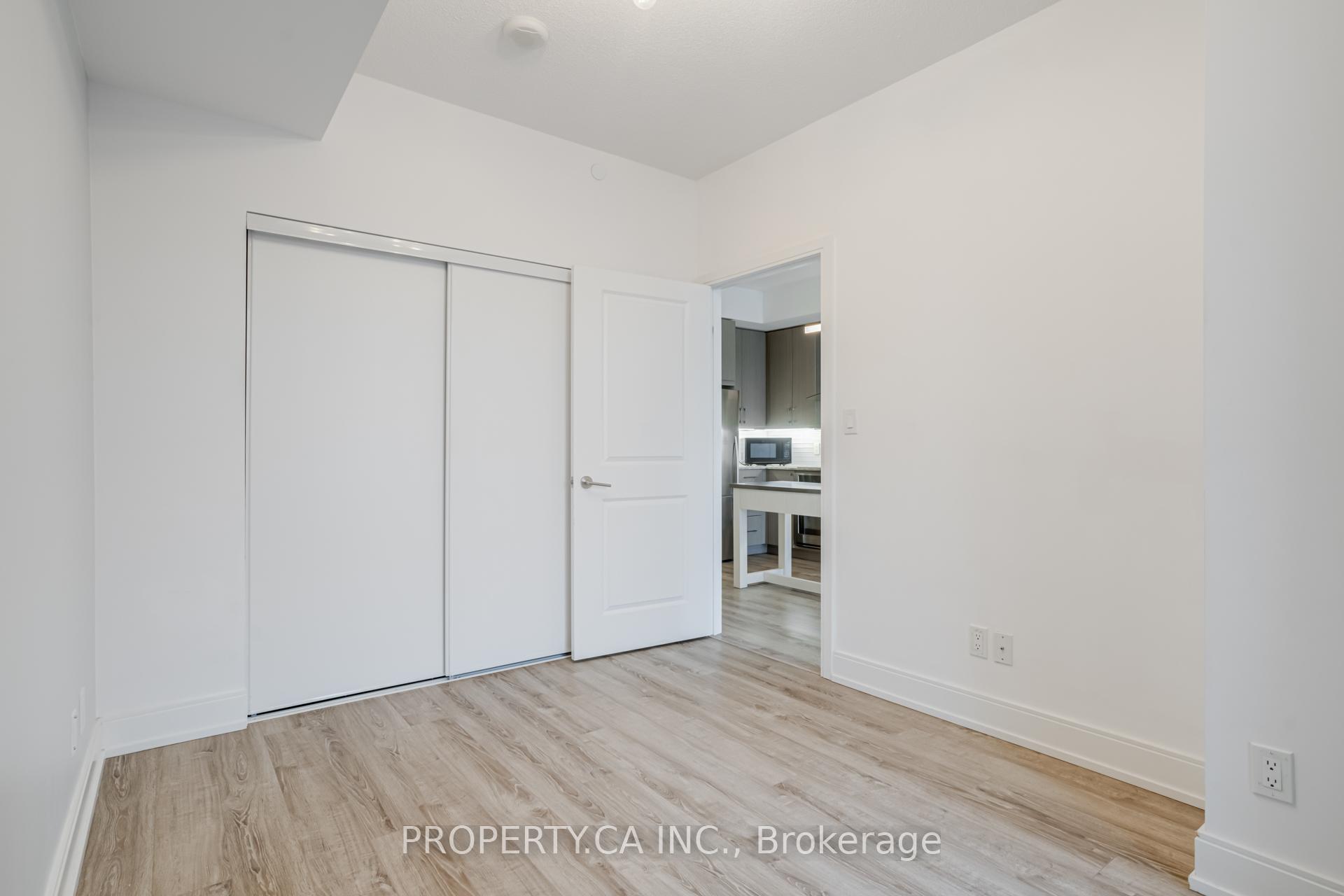 9600 Yonge Street 305B