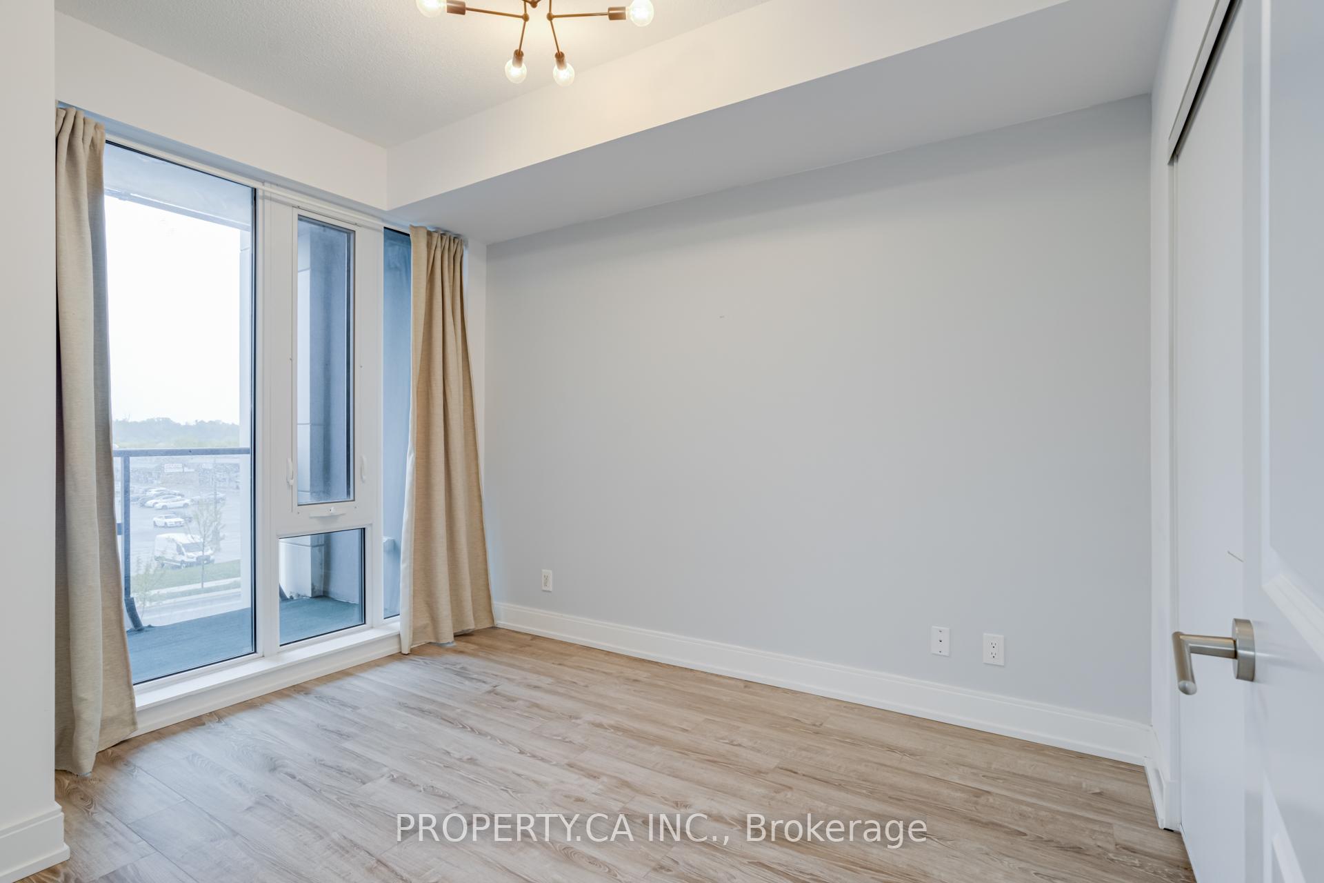 9600 Yonge Street 305B