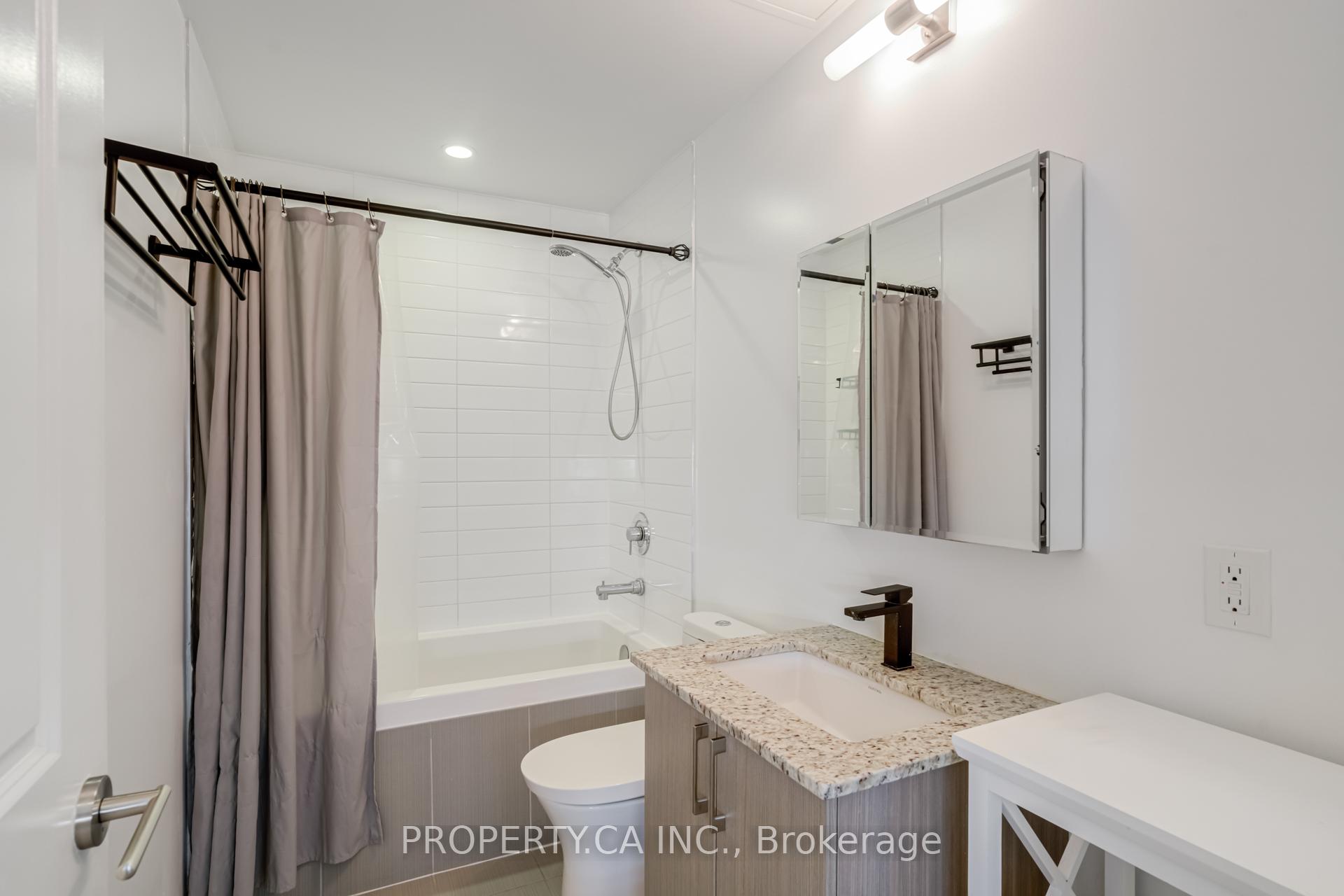 9600 Yonge Street 305B
