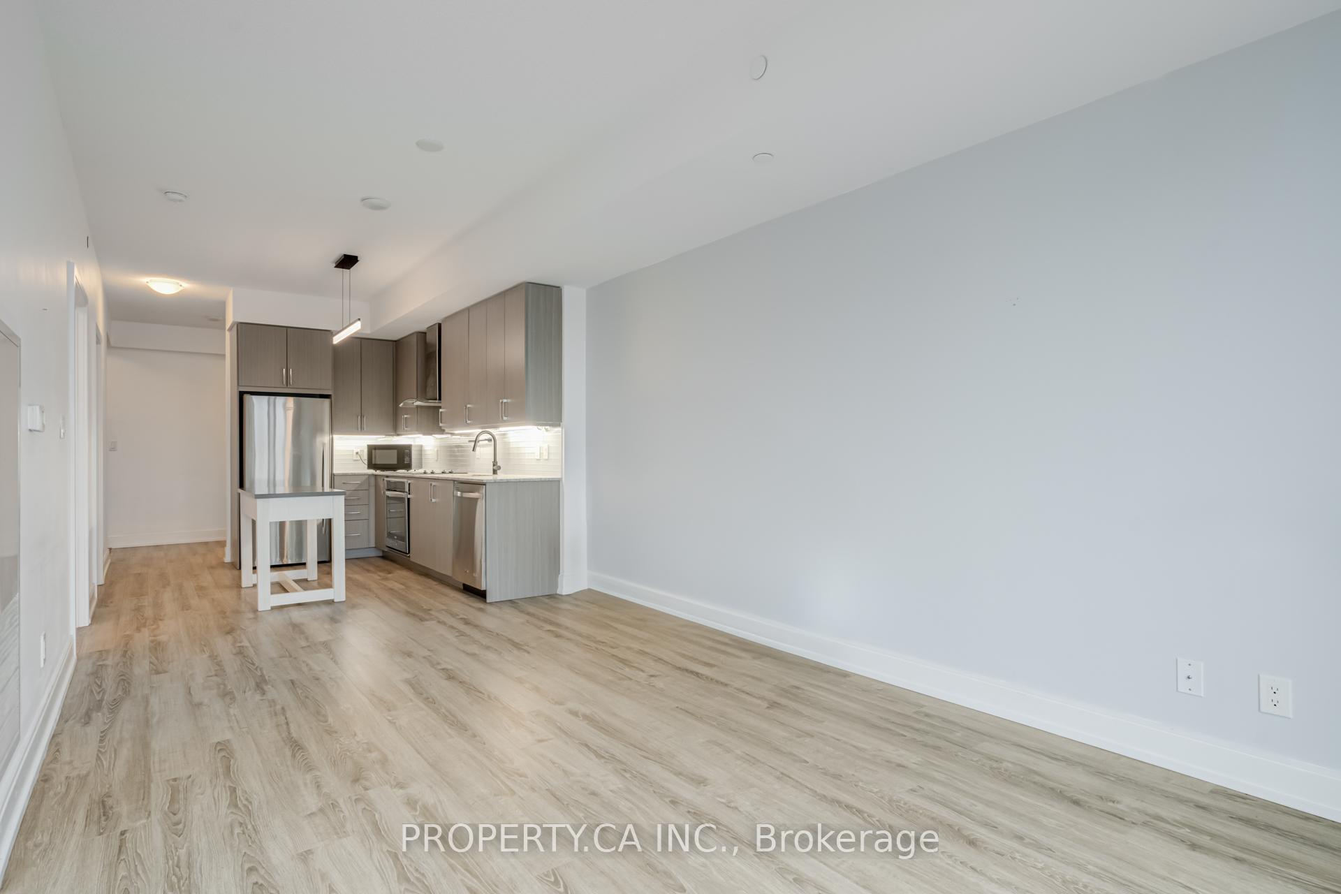 9600 Yonge Street 305B