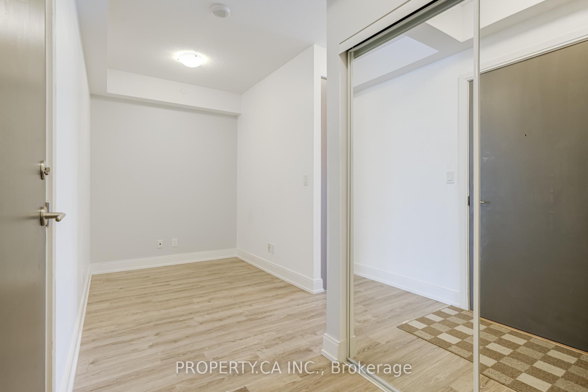 9600 Yonge Street 305B