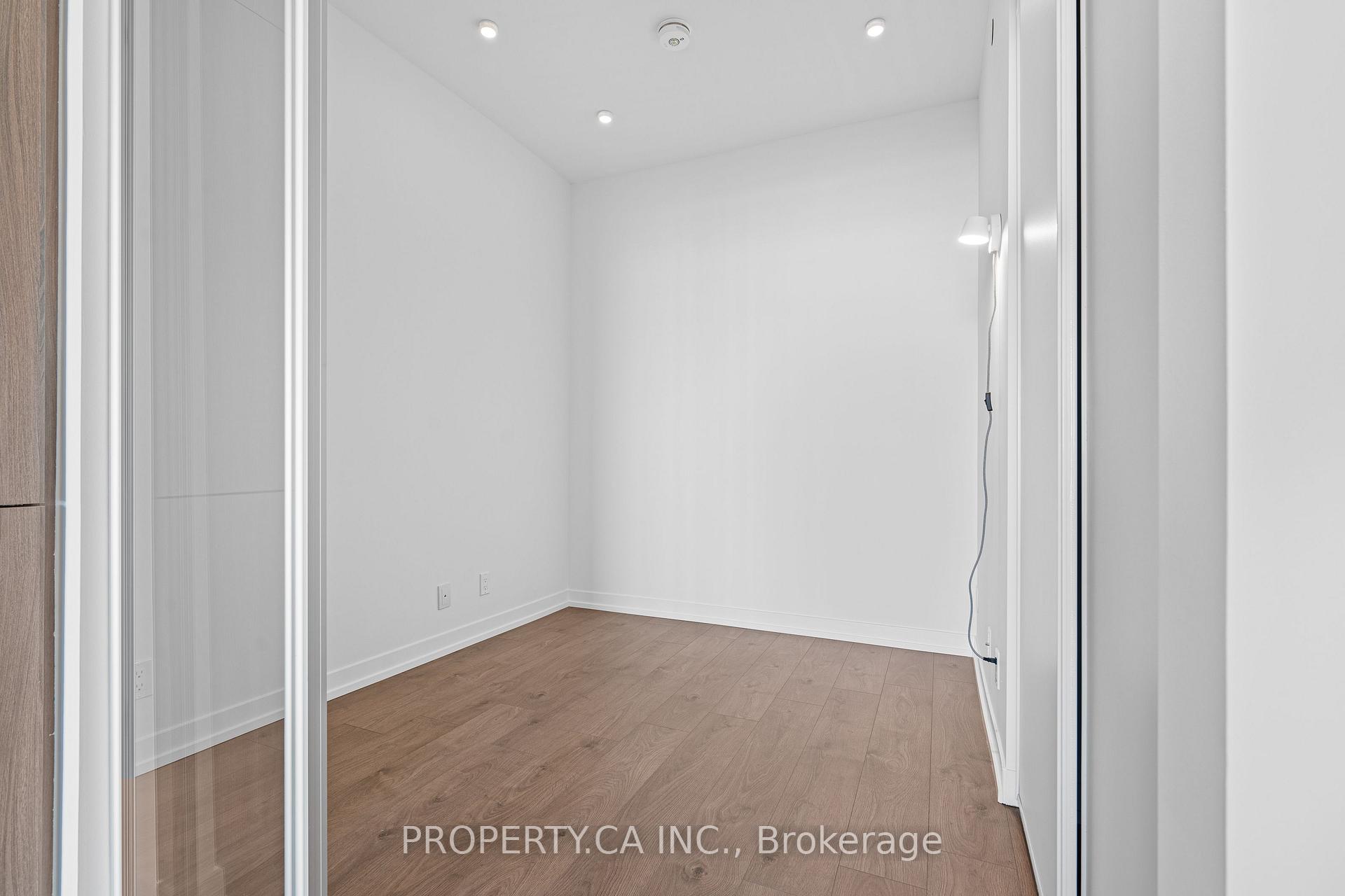 950 Portage Parkway 4915