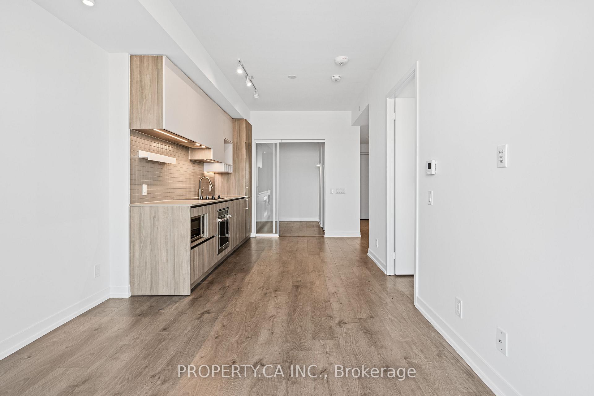 950 Portage Parkway 4915