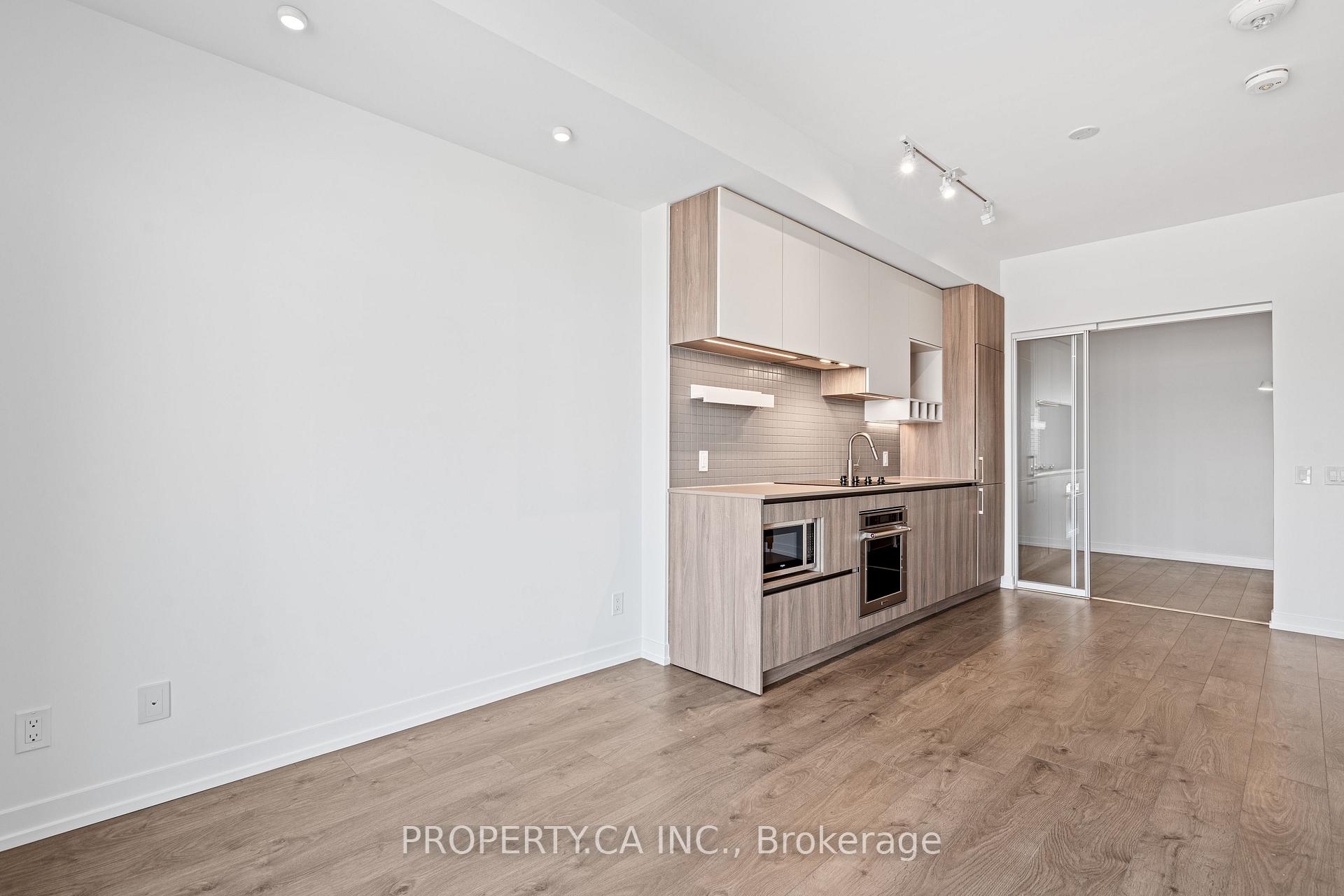 950 Portage Parkway 4915