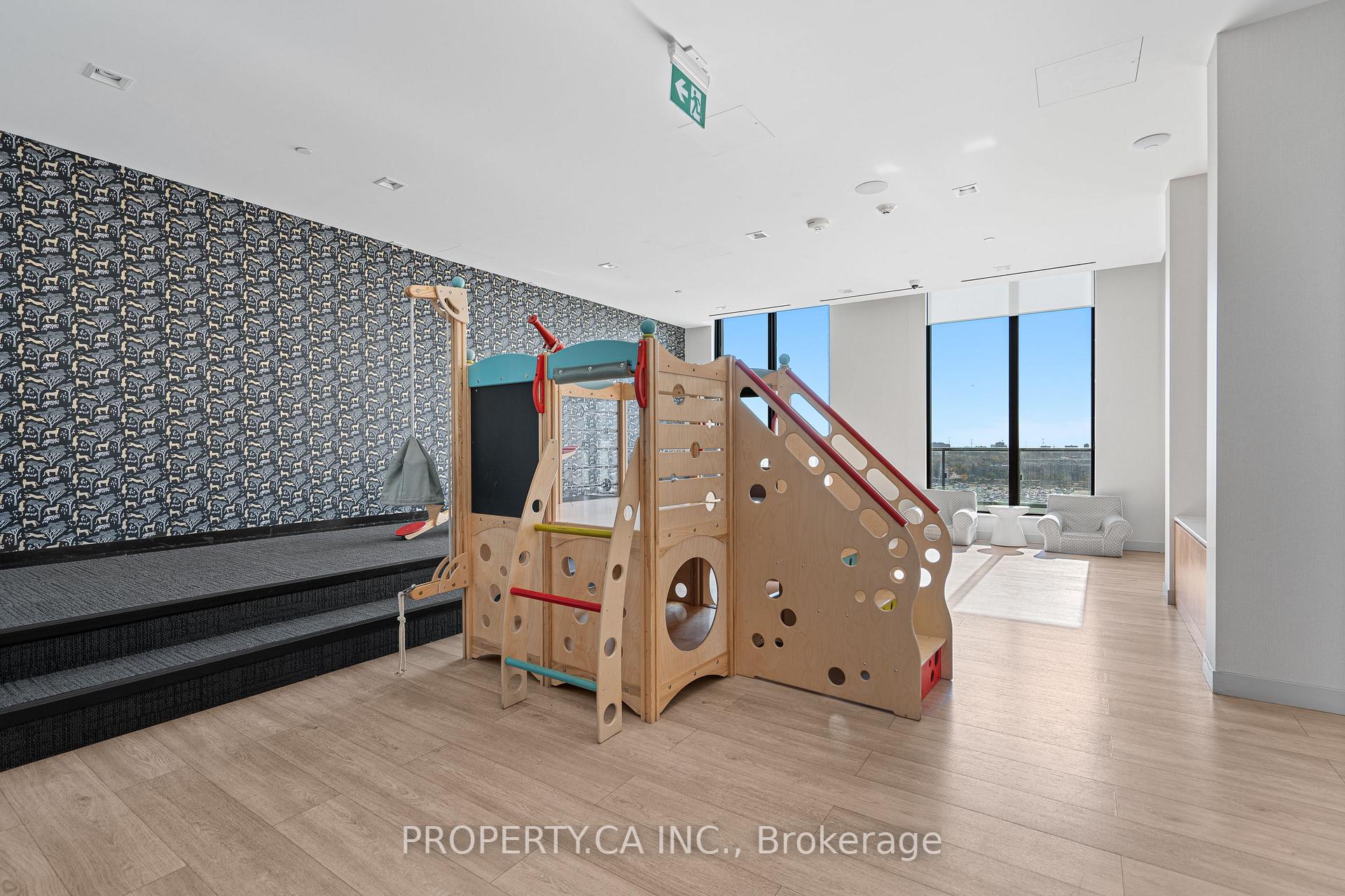 950 Portage Parkway 4915