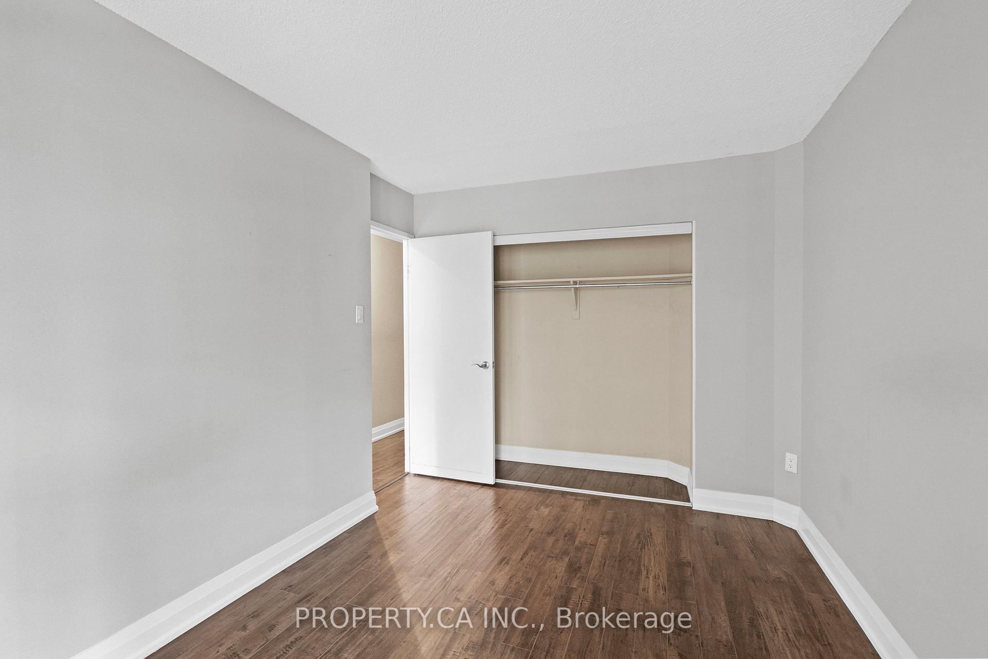 7601 Bathurst Street 101