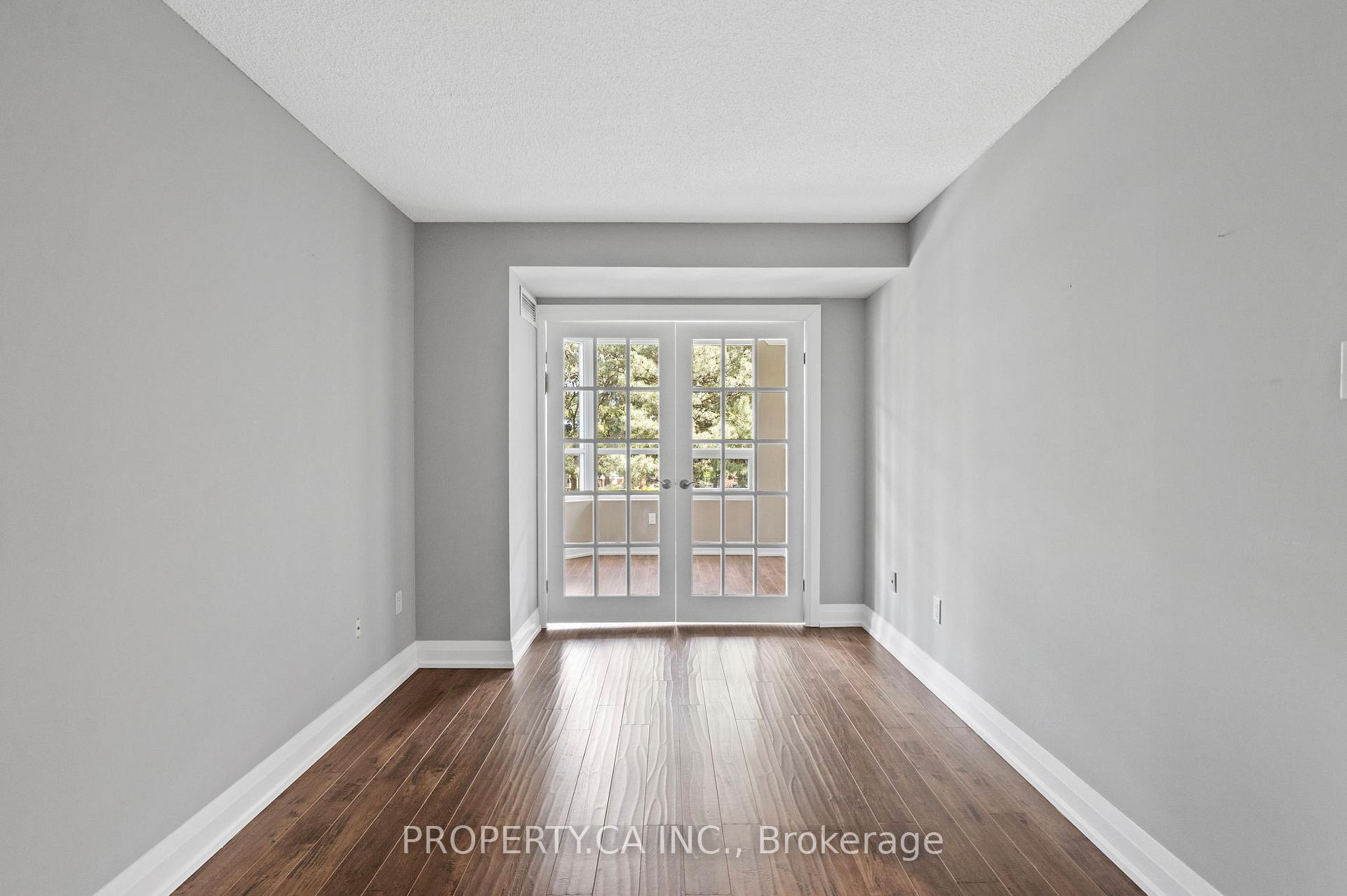 7601 Bathurst Street 101