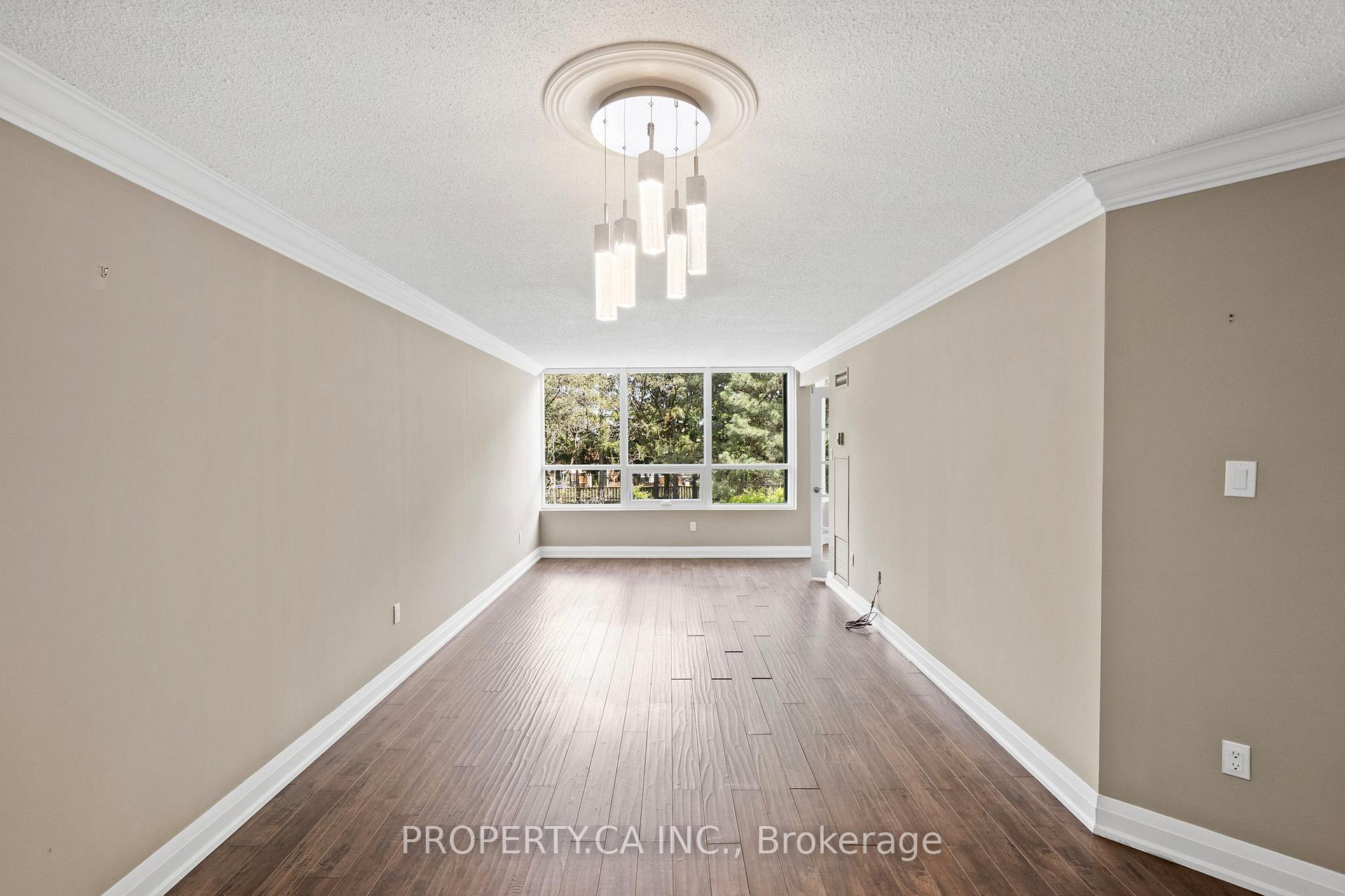 7601 Bathurst Street 101