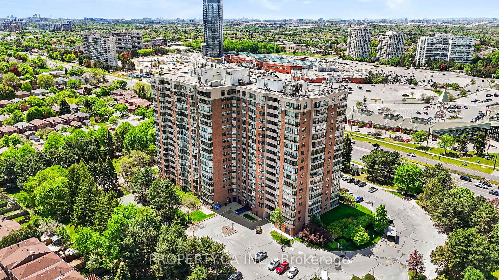 7601 Bathurst Street 101