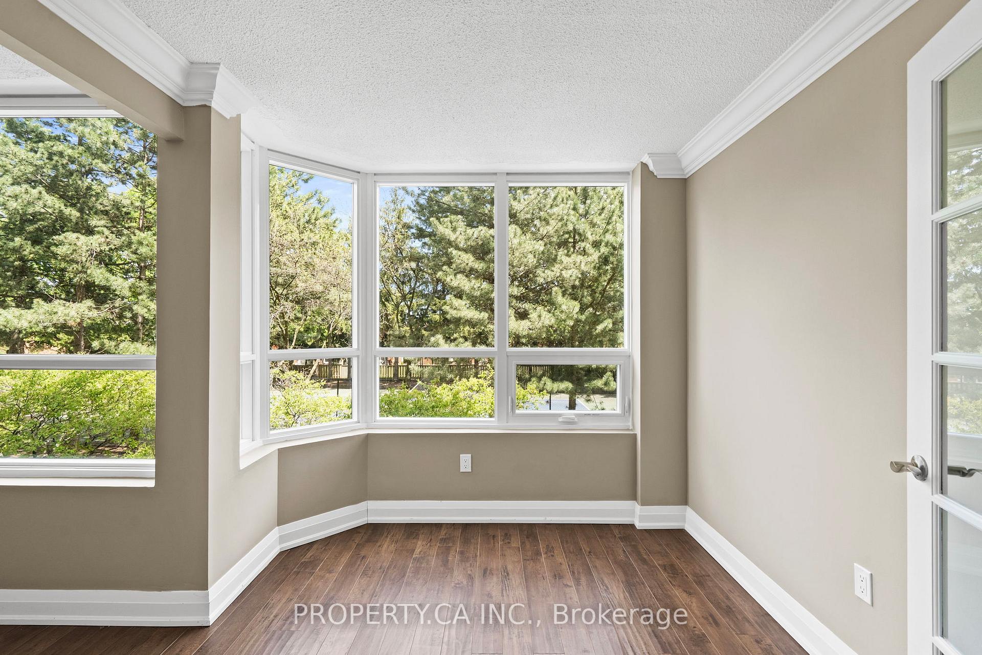7601 Bathurst Street 101