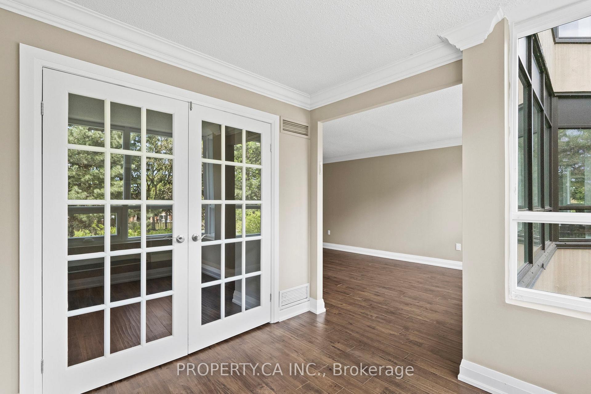 7601 Bathurst Street 101