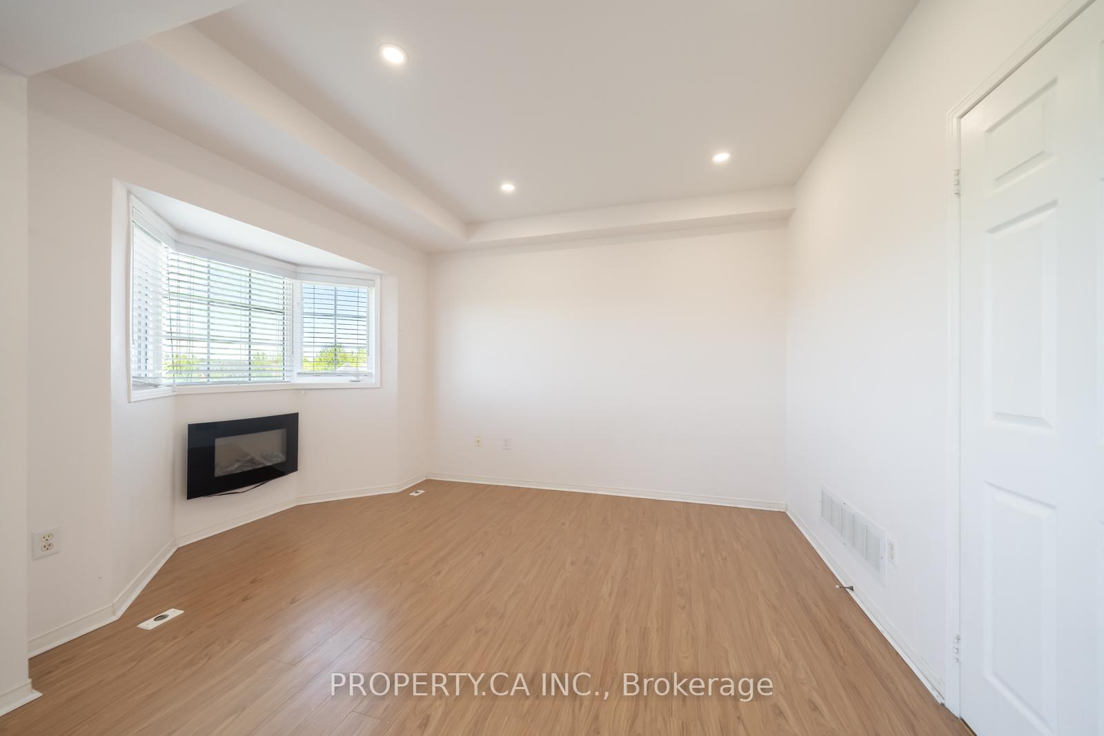 15 Cornell Meadows Avenue A206