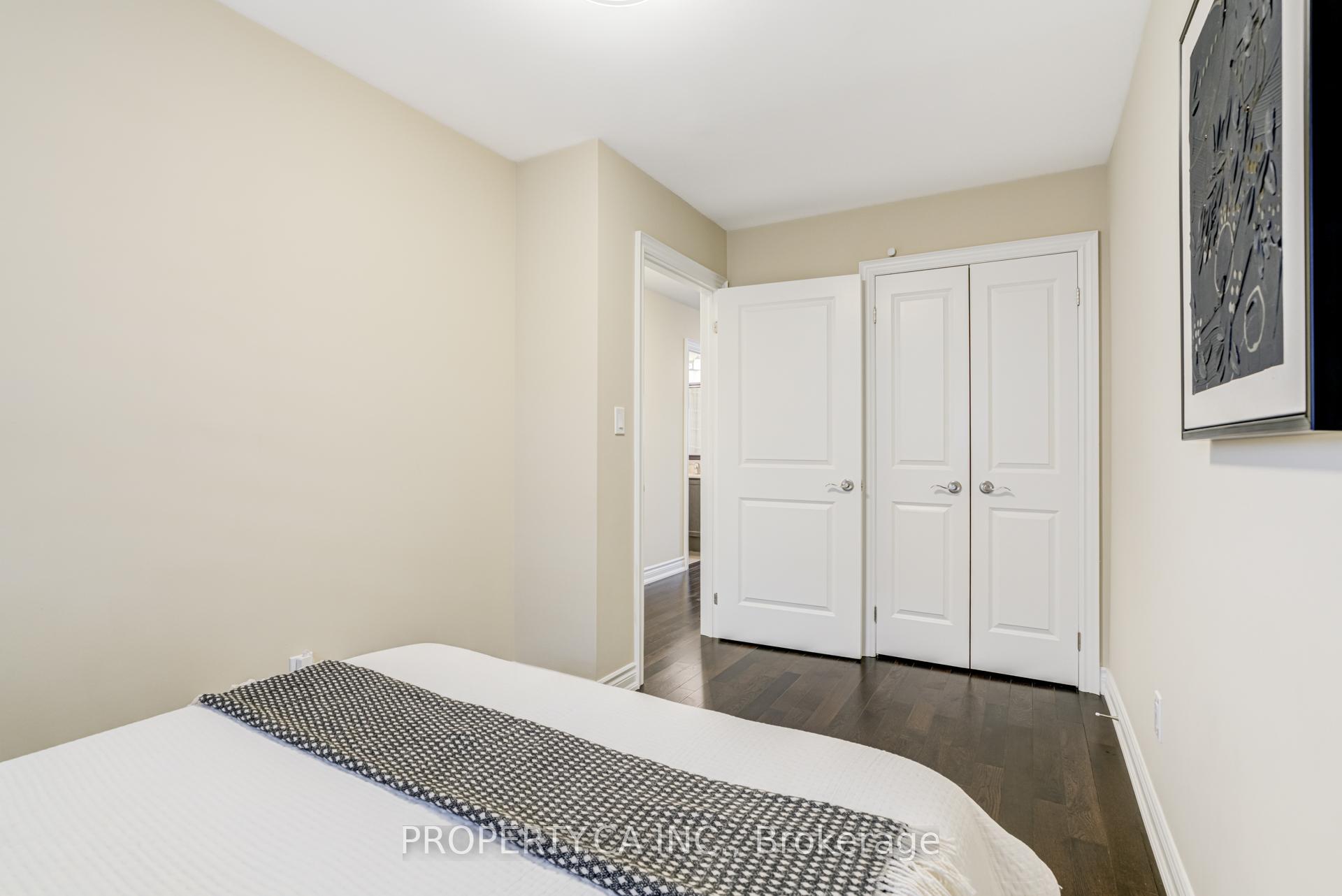 10060 Keele Street 16