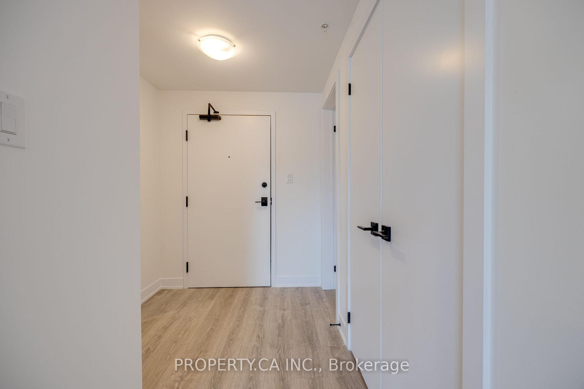 8 Culinary Lane W 210
