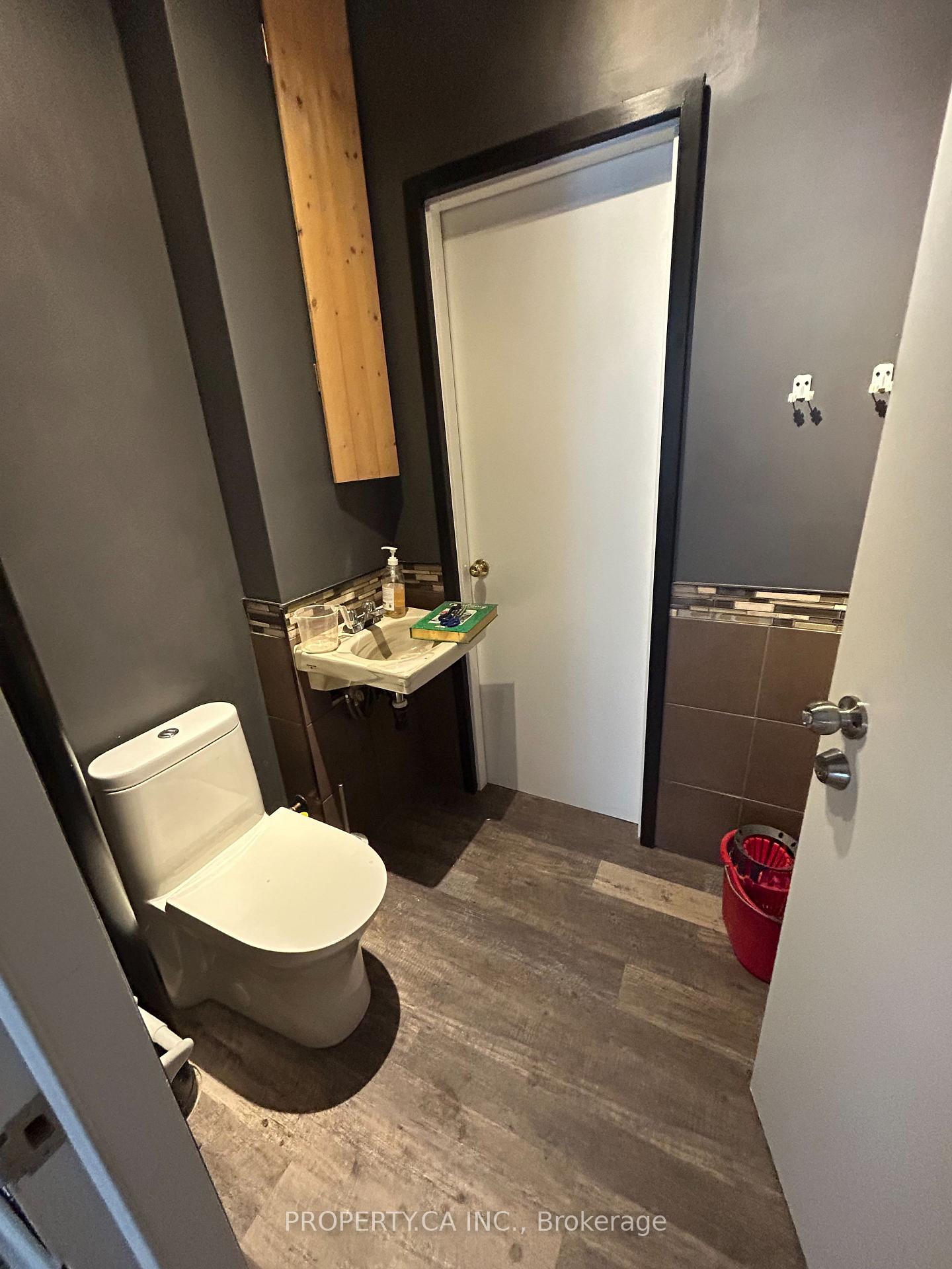 156 Mississauga Street E