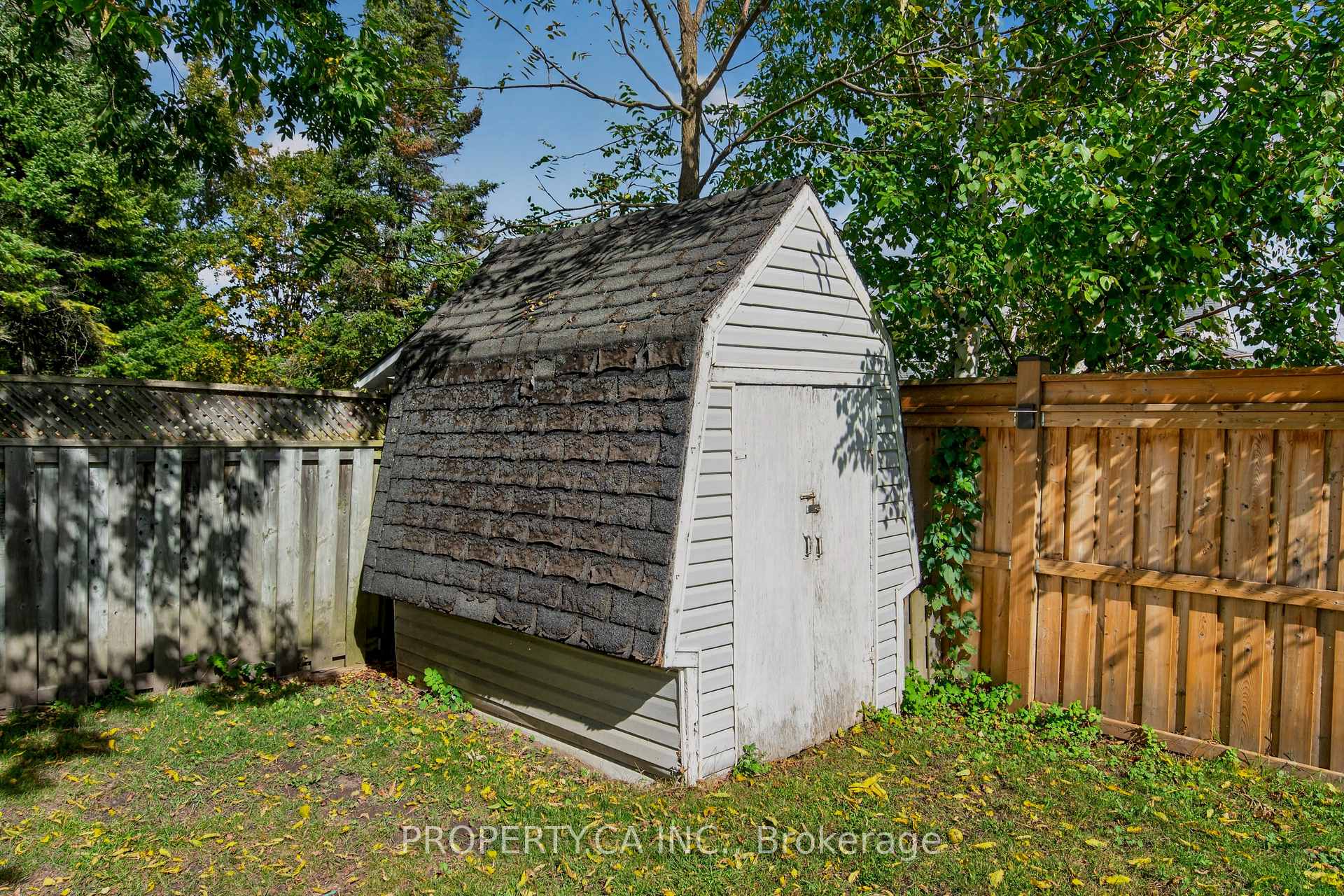 646 Victoria Street