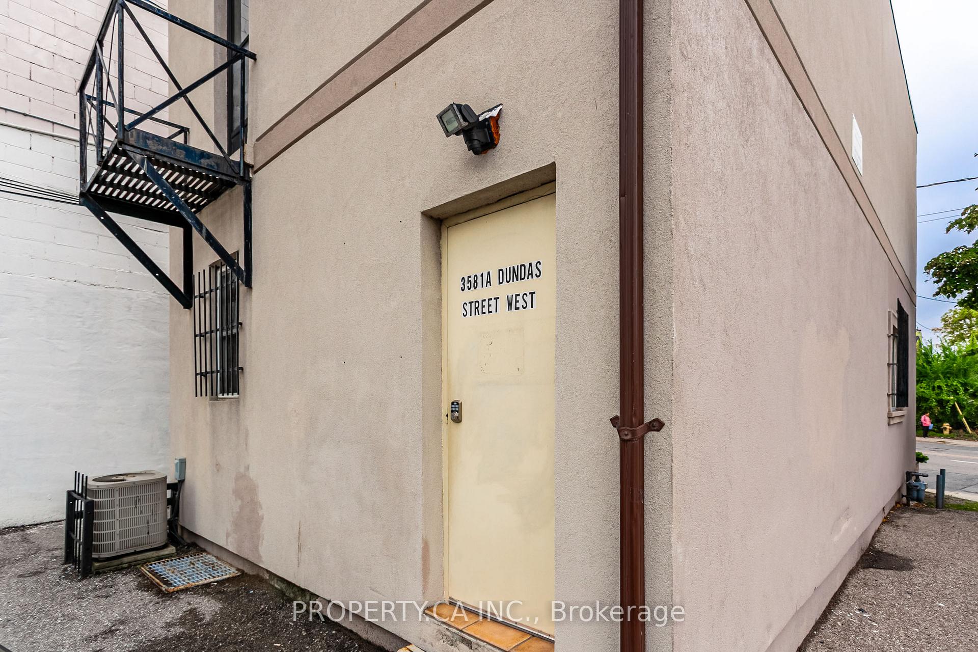 3581a Dundas Street W Second Floor