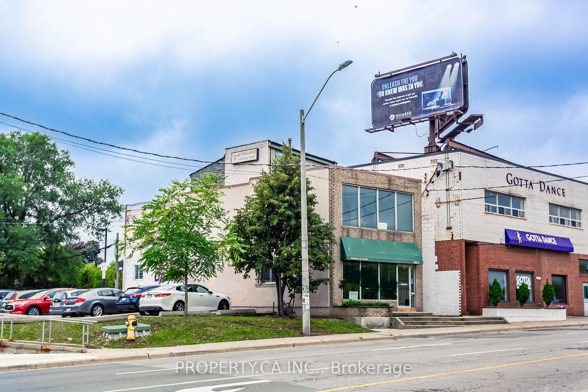 3581a Dundas Street W Second Floor