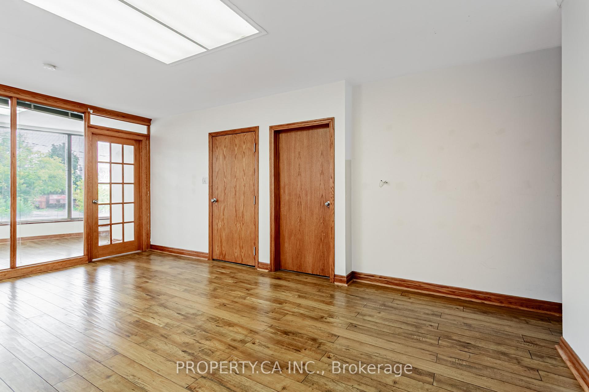 3581a Dundas Street W Second Floor