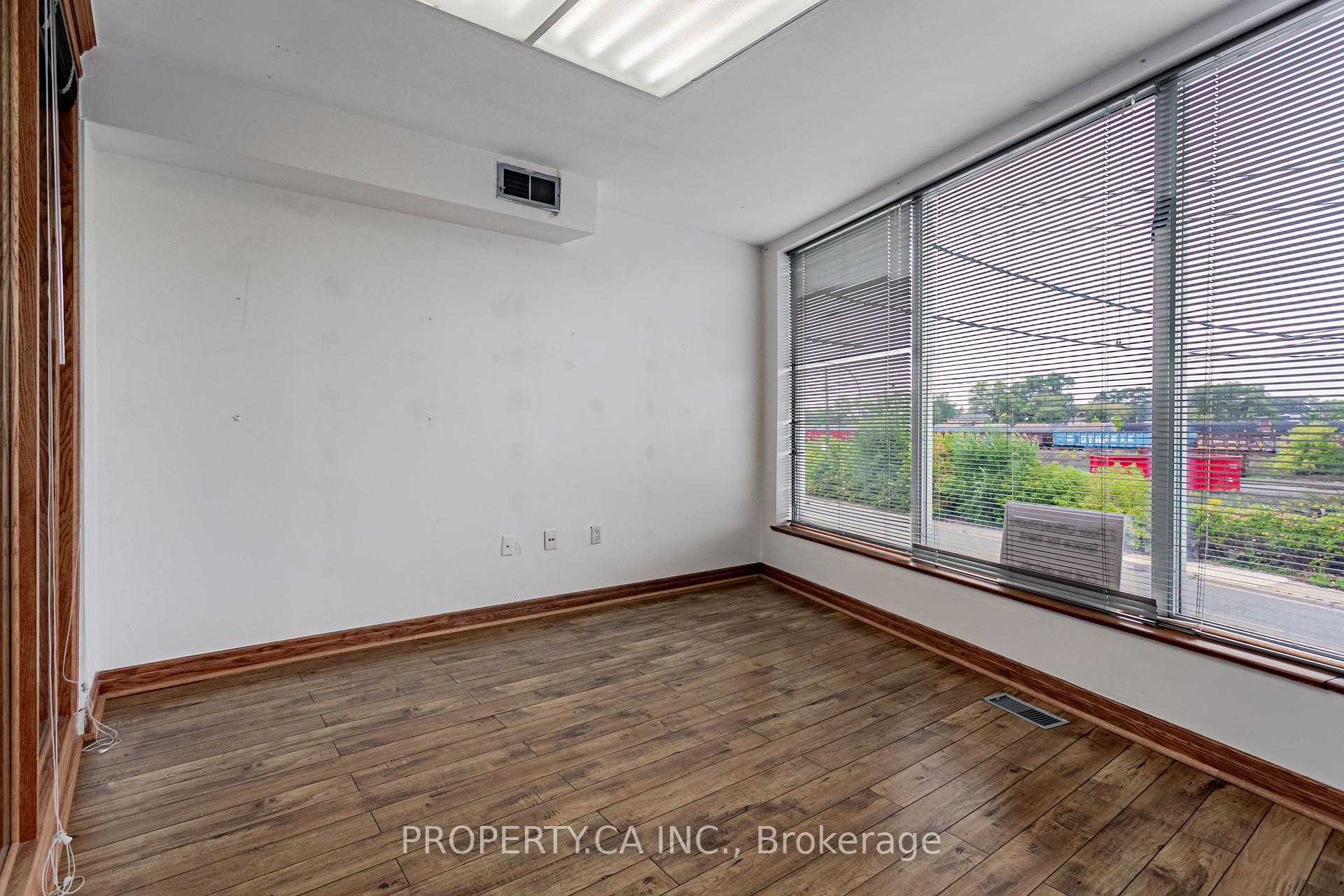 3581a Dundas Street W Second Floor