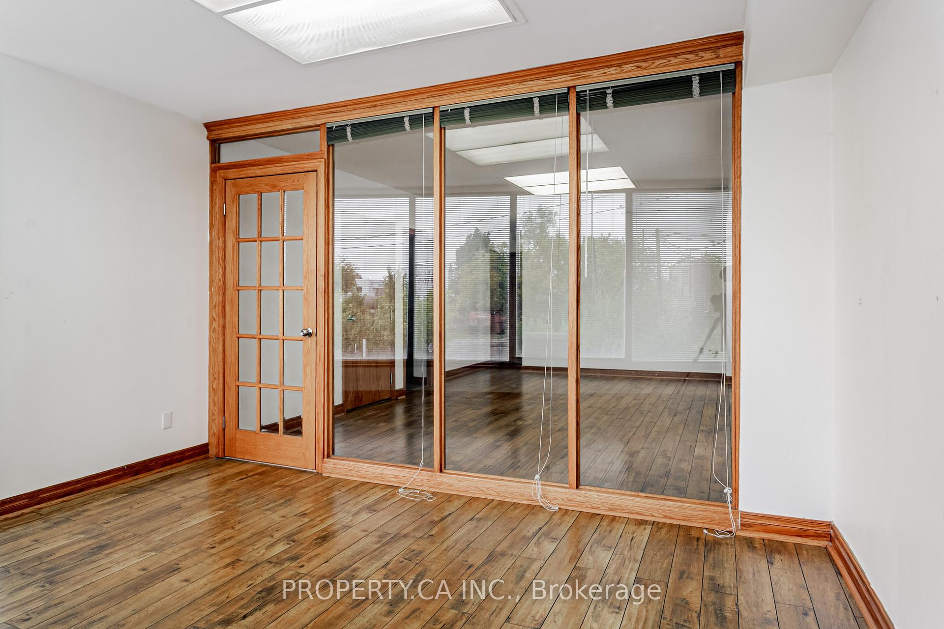 3581a Dundas Street W Second Floor