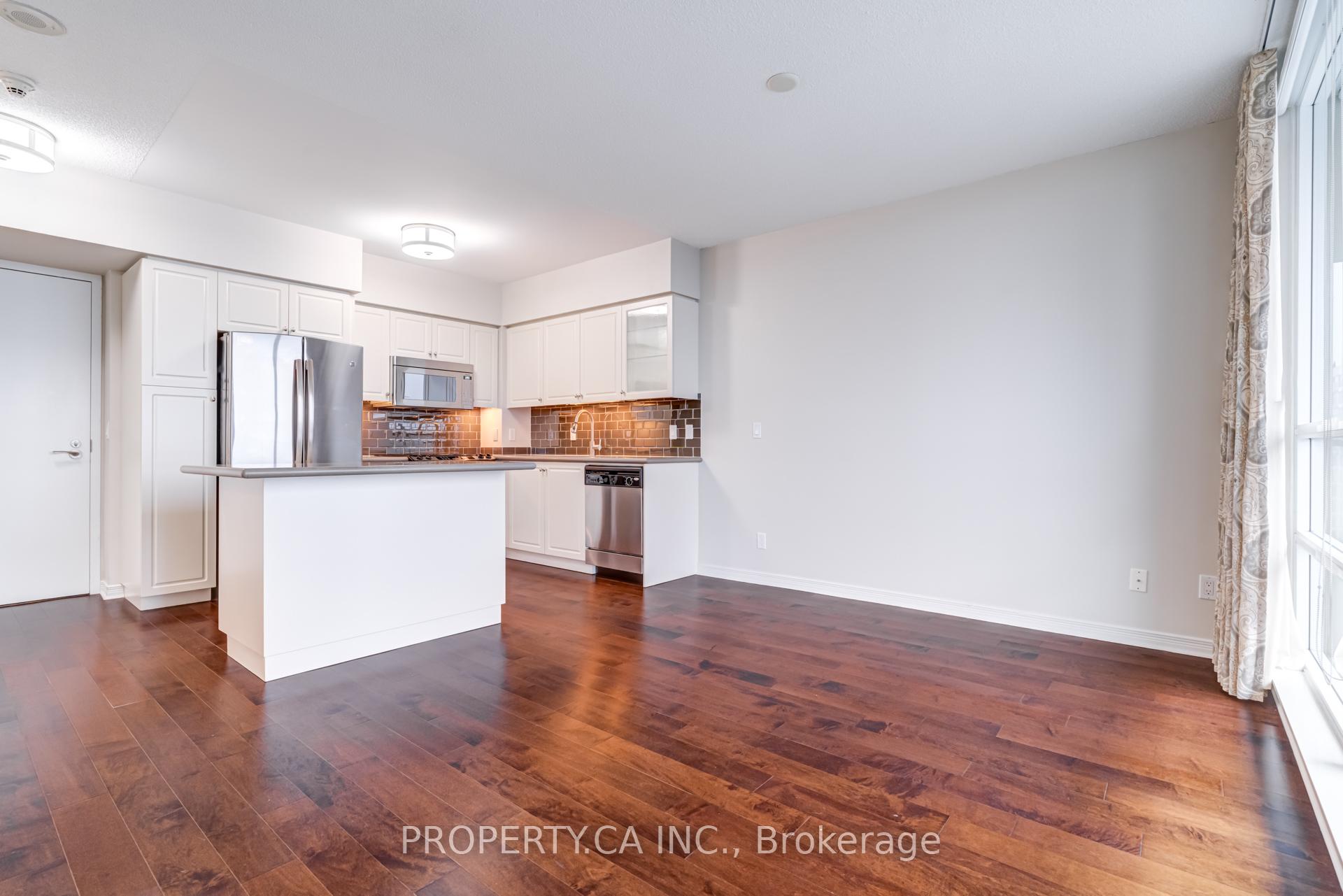 2230 Lake Shore Boulevard W 903