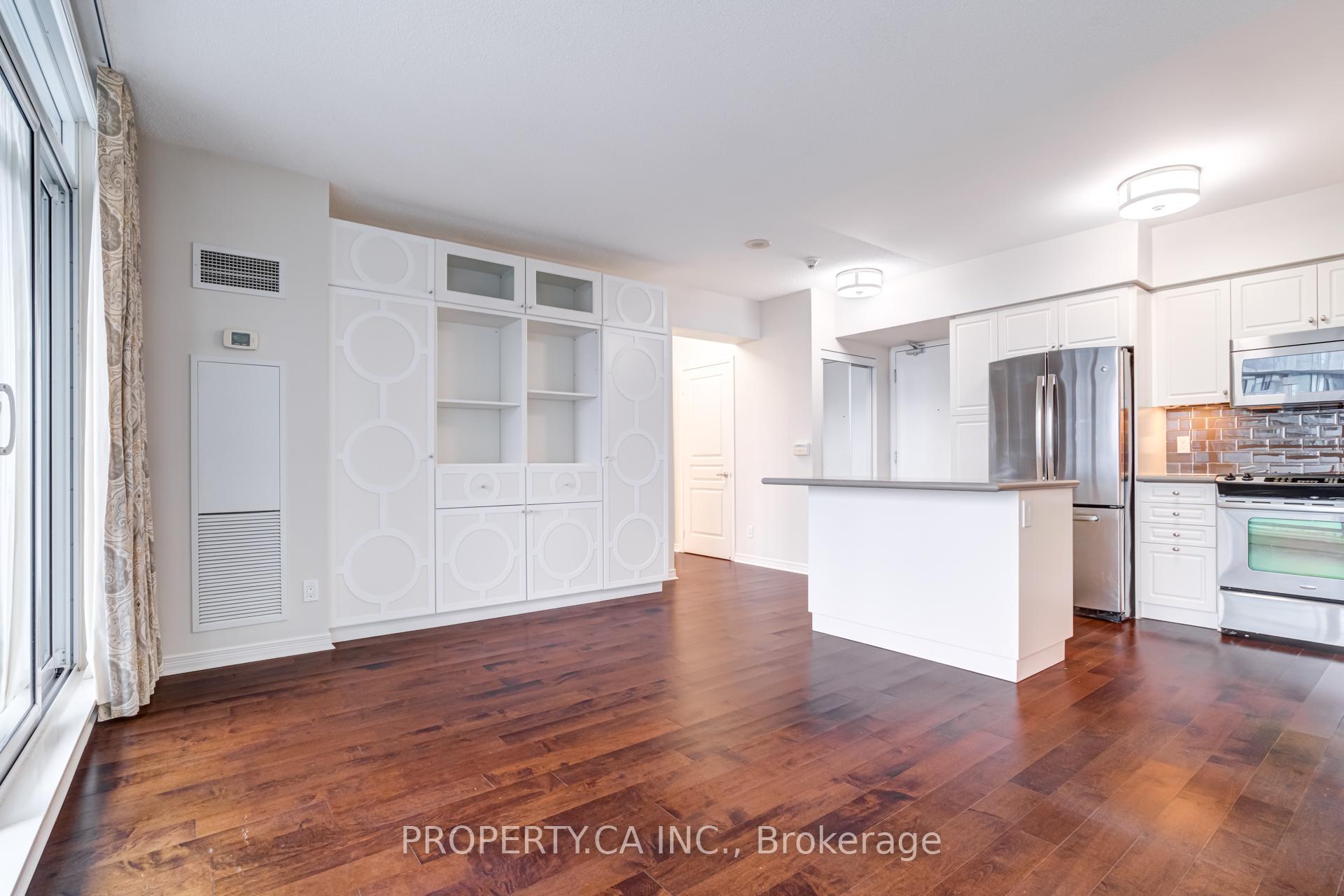 2230 Lake Shore Boulevard W 903