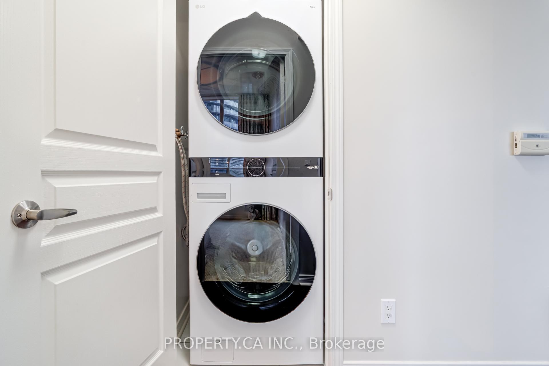 2230 Lake Shore Boulevard W 903