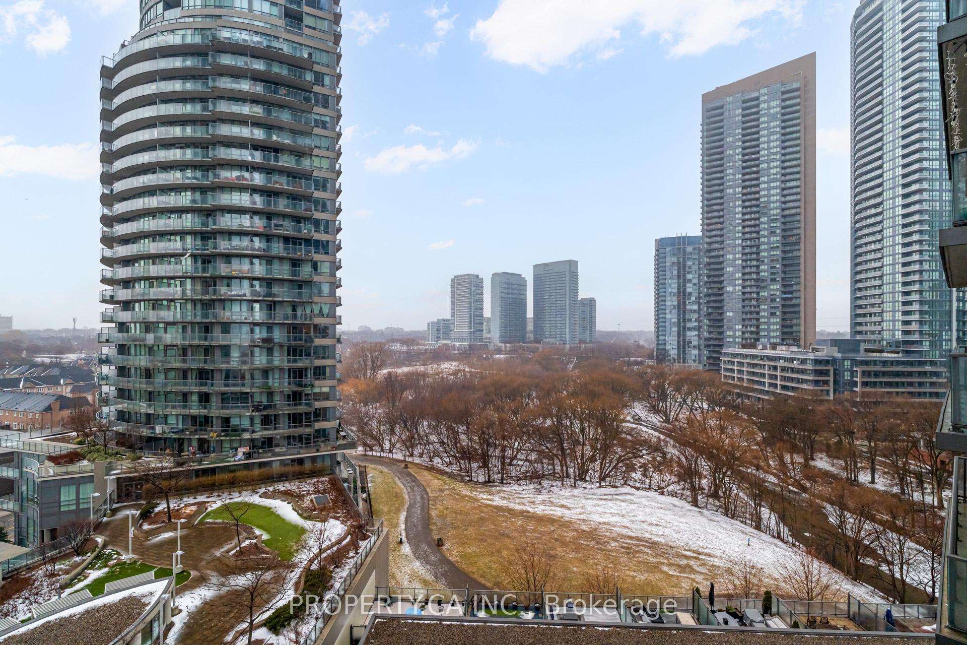 2230 Lake Shore Boulevard W 903